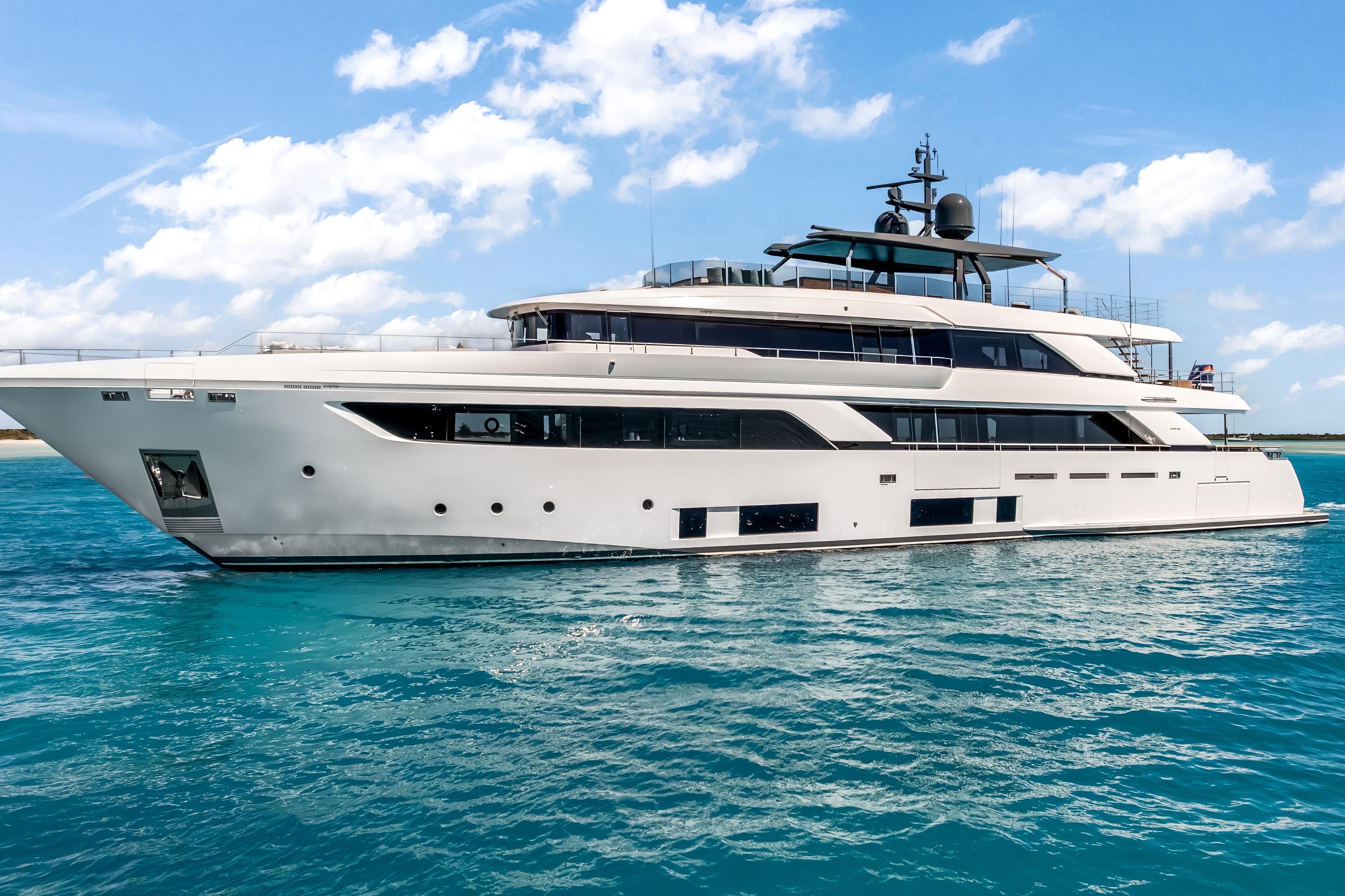 2023 Custom Line NAVETTA 42