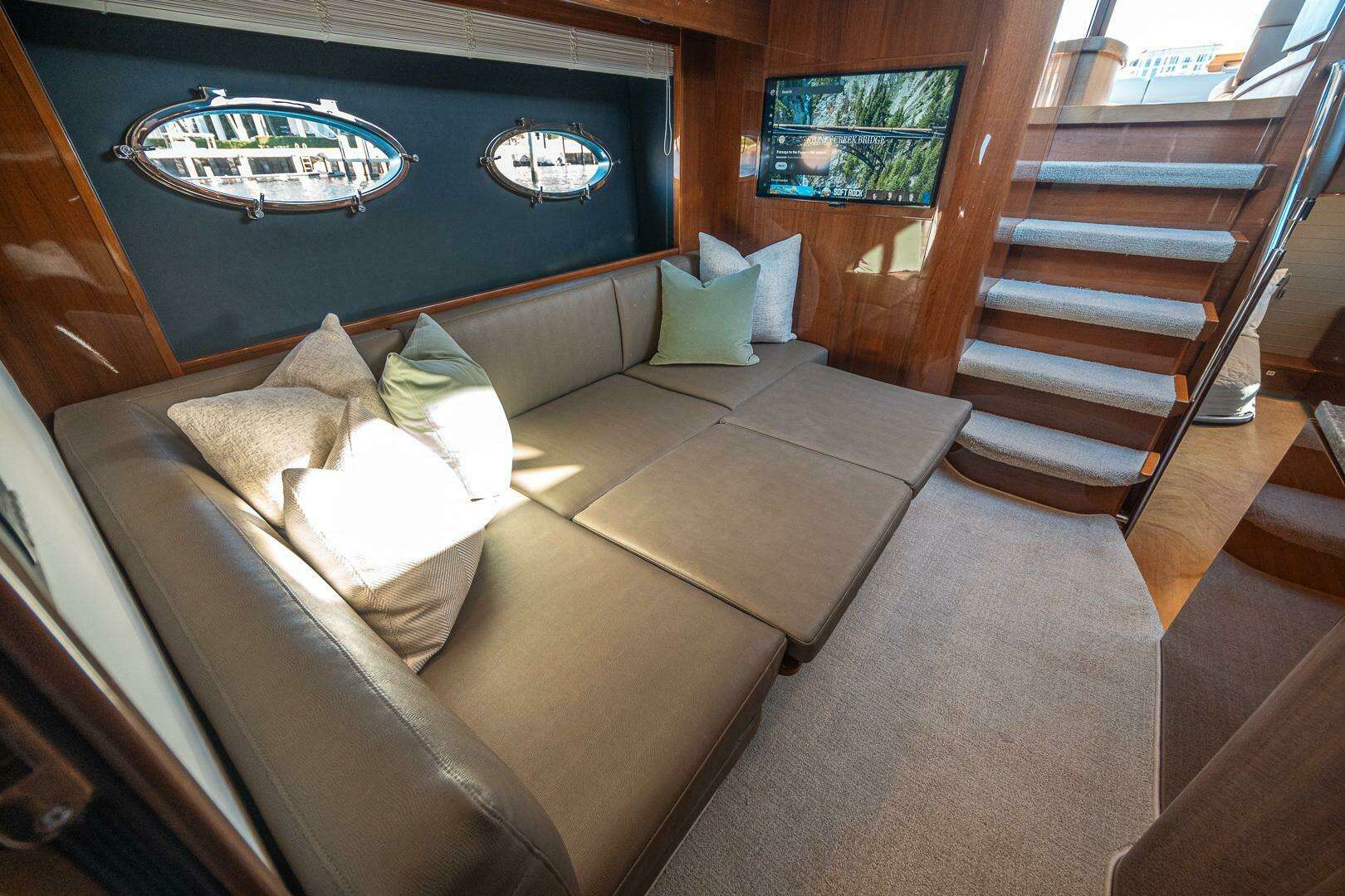2016 Princess V48 - Image 27