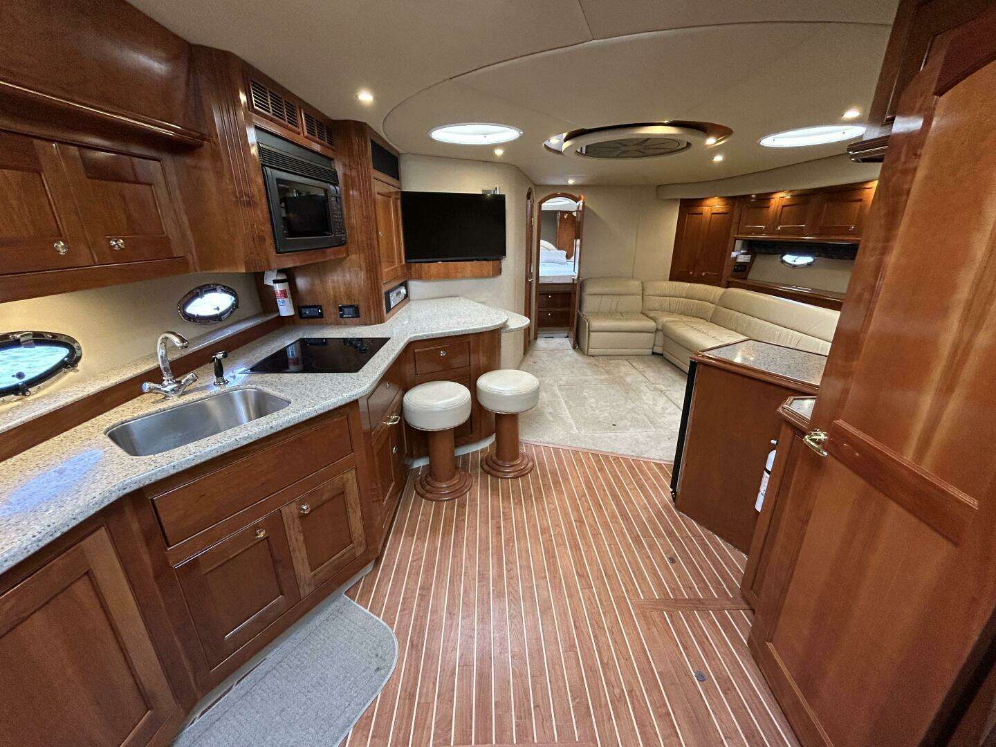 2003 Cruisers Yachts 540 Express - Image 14