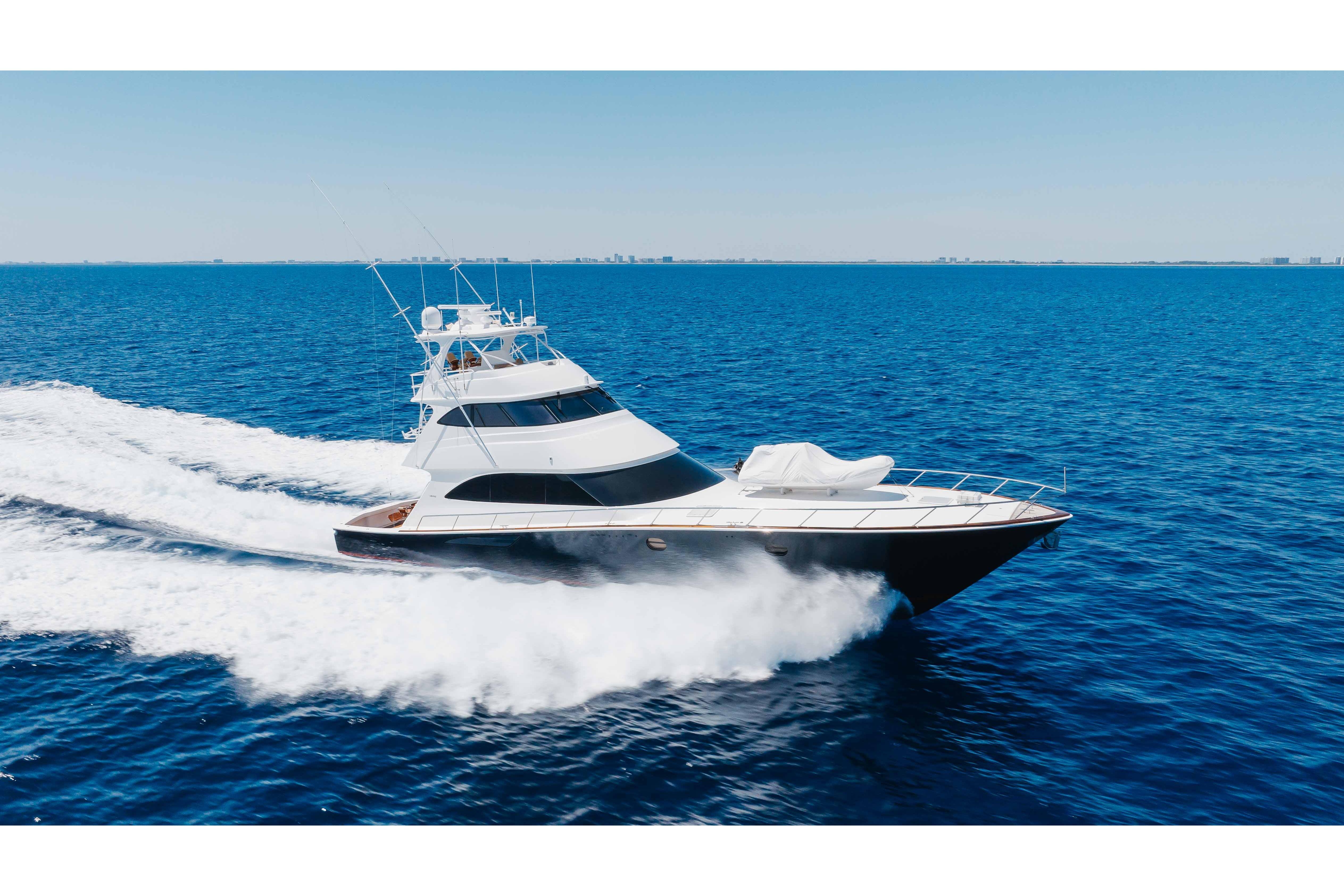 2016 Viking 82 Sky Bridge
