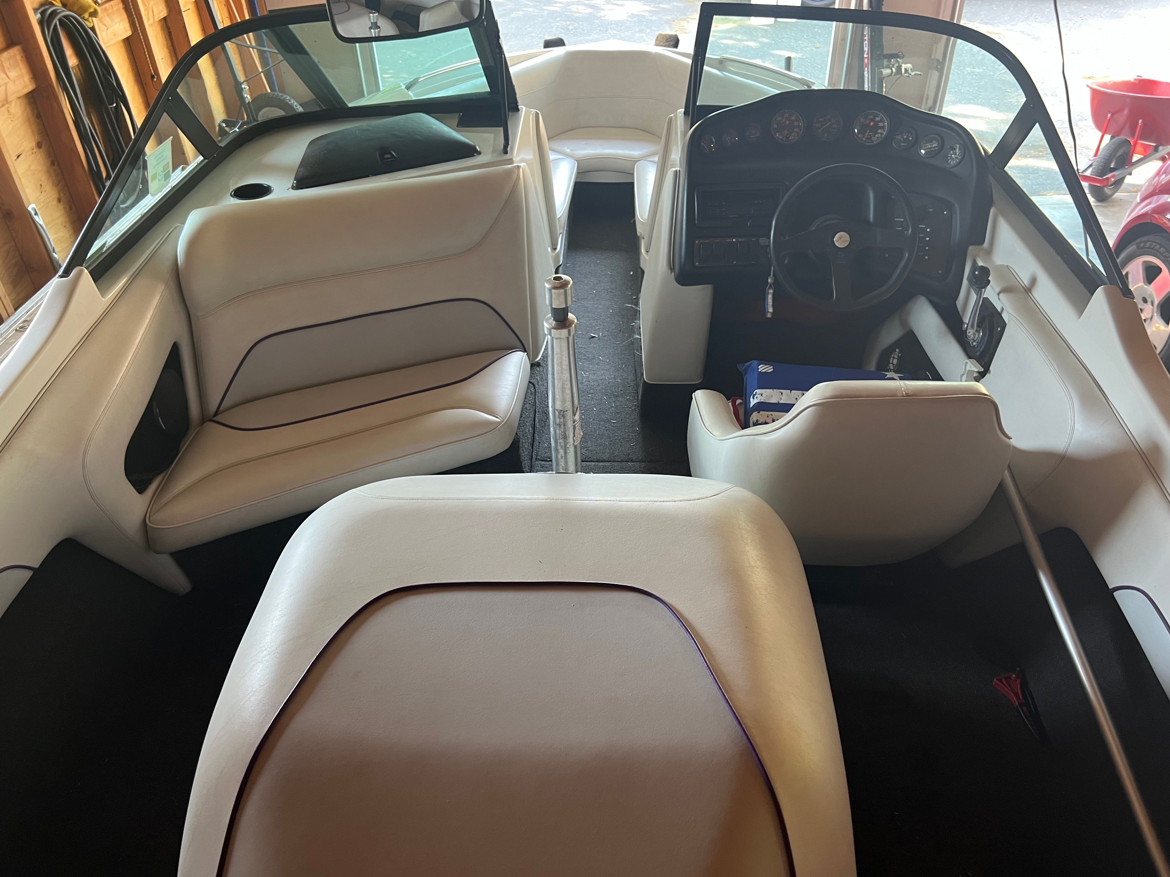 1997 Ski Centurion Elite Bowrider - 8