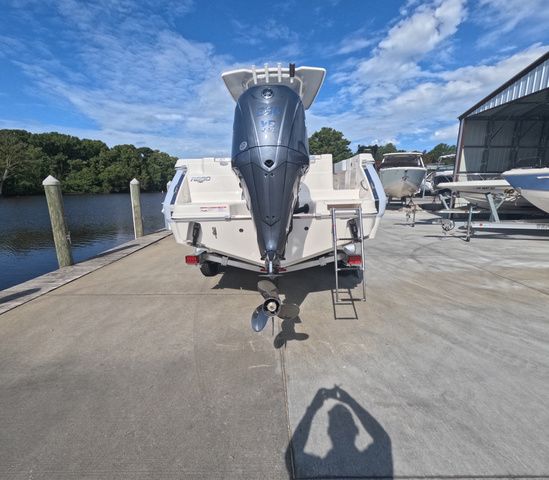 2026 Robalo Center Console R230 In Stock Trailer Included - 5