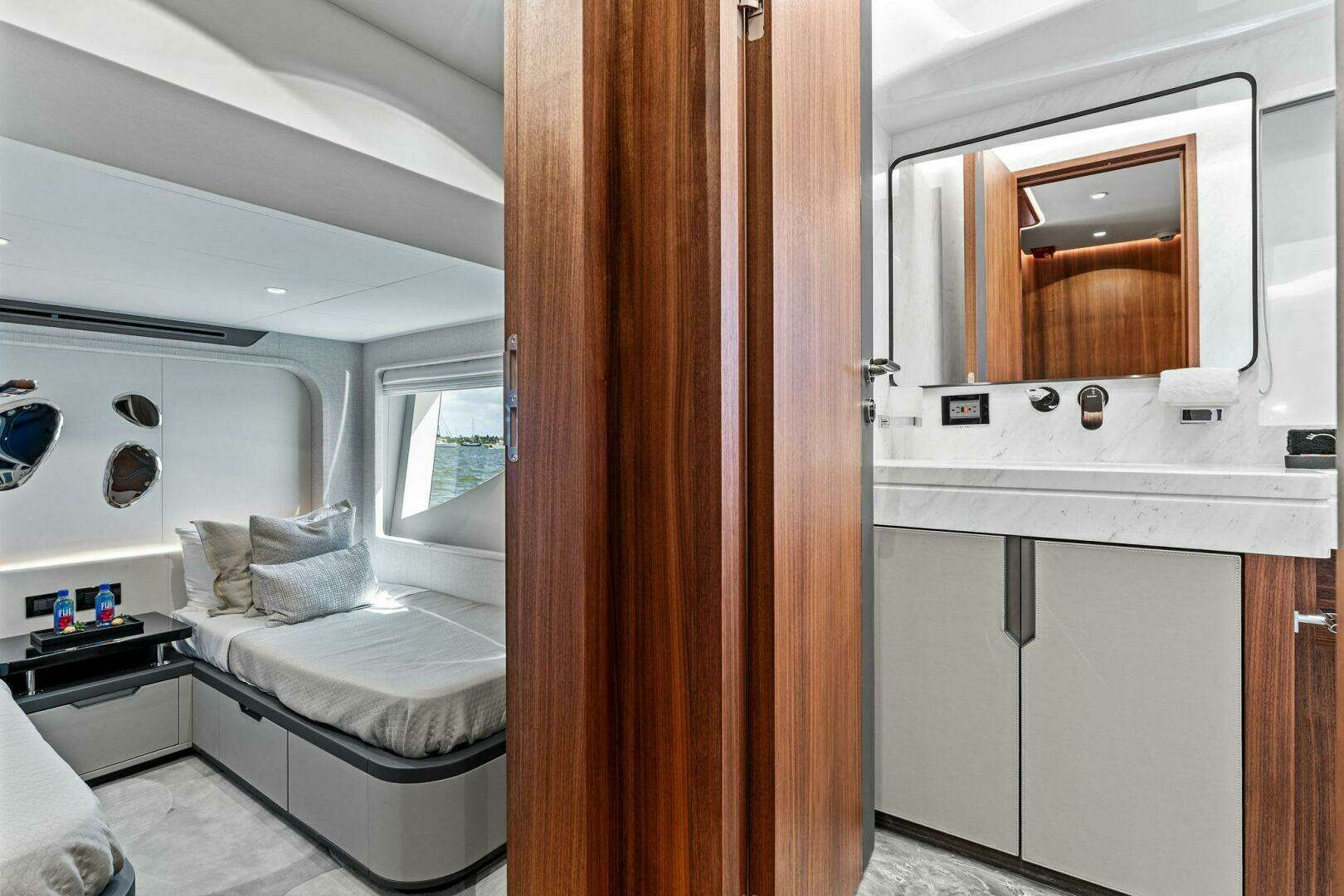 2024 Aquitalia Yachts Flybridge - Image 47