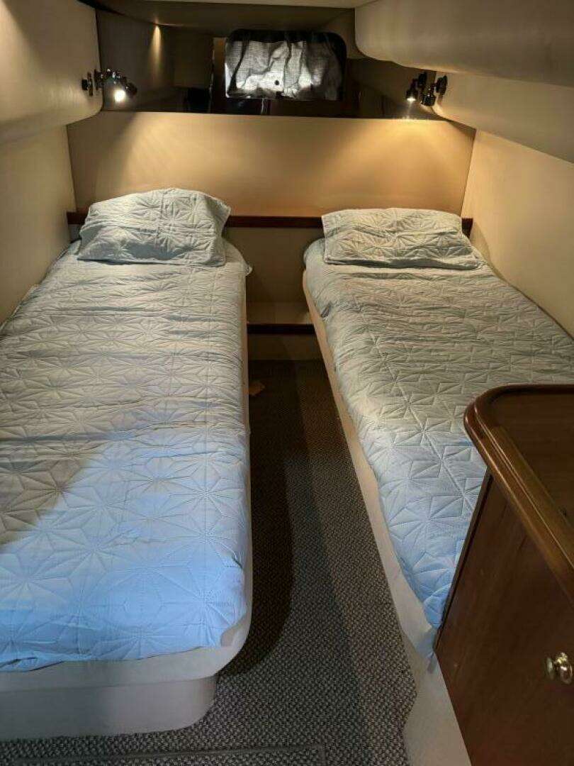 2001 Cruisers 4270 - Image 15