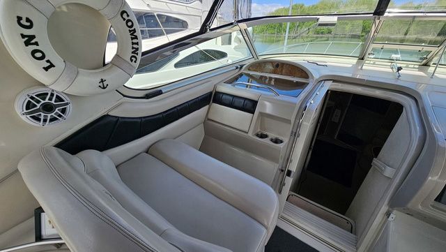 1997 Regal Commodore 402 - 13