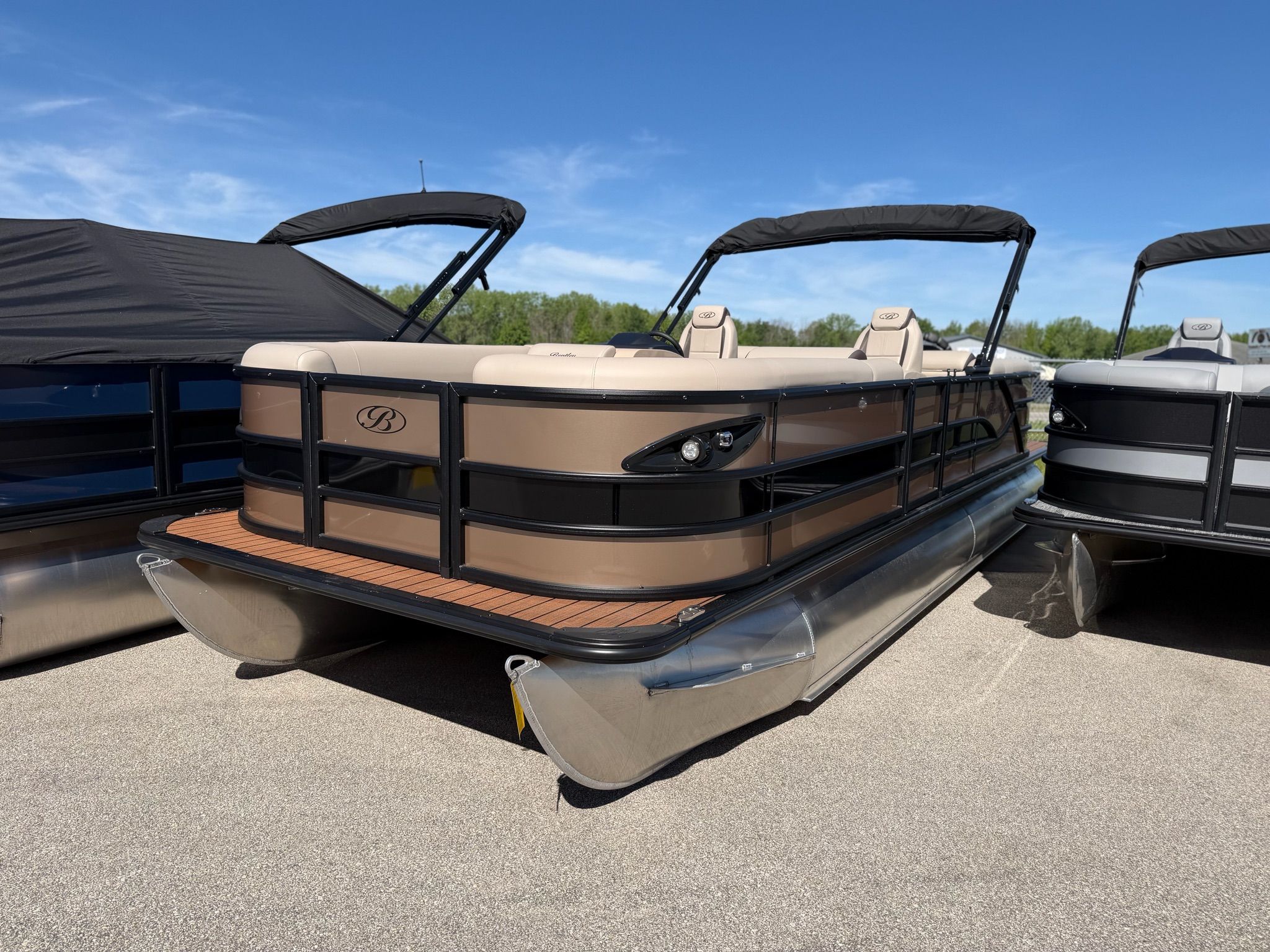 2026 Bentley Pontoons Legacy 240 Navigator