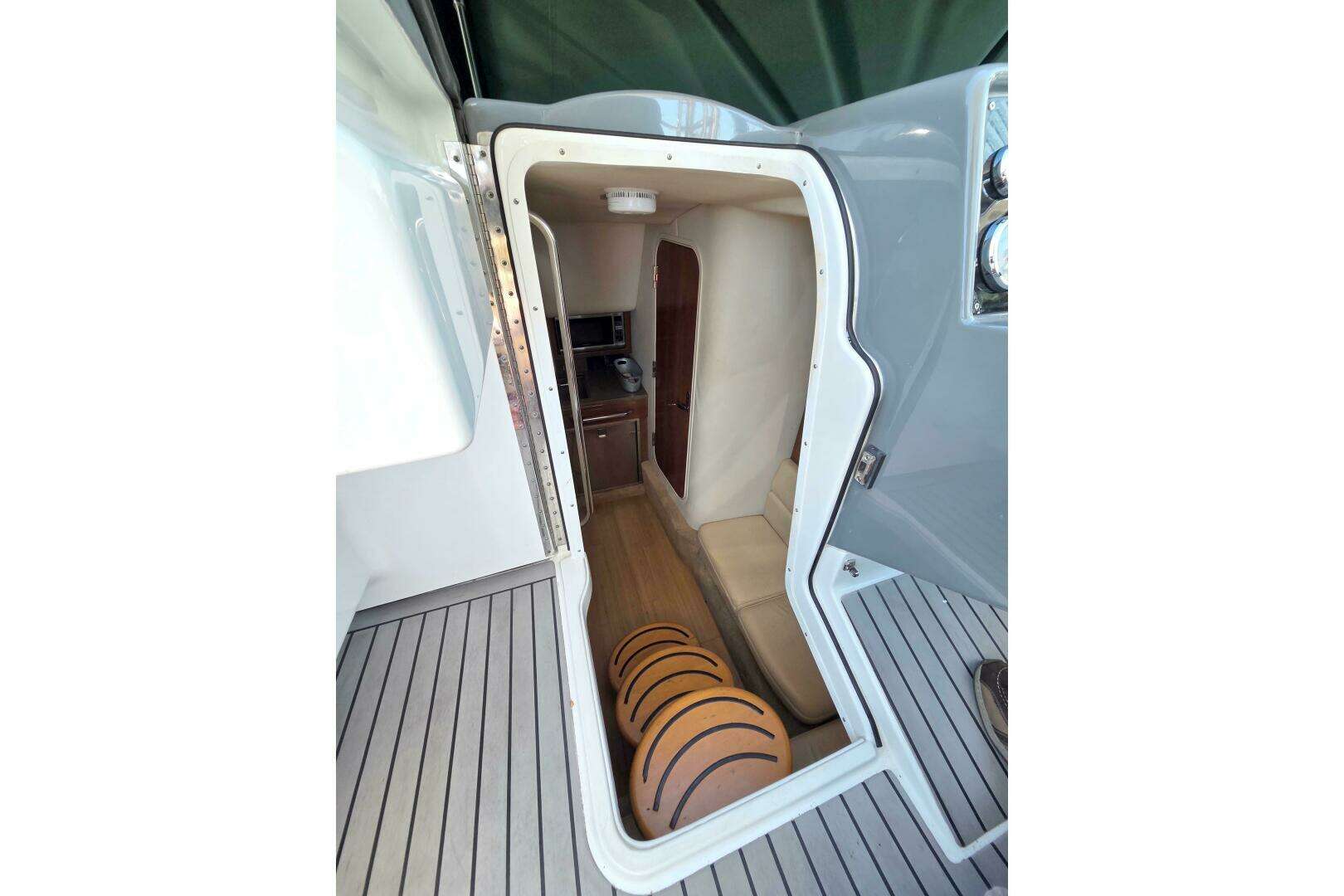 2015 Formula 350 Crossover Bowrider - Image 29