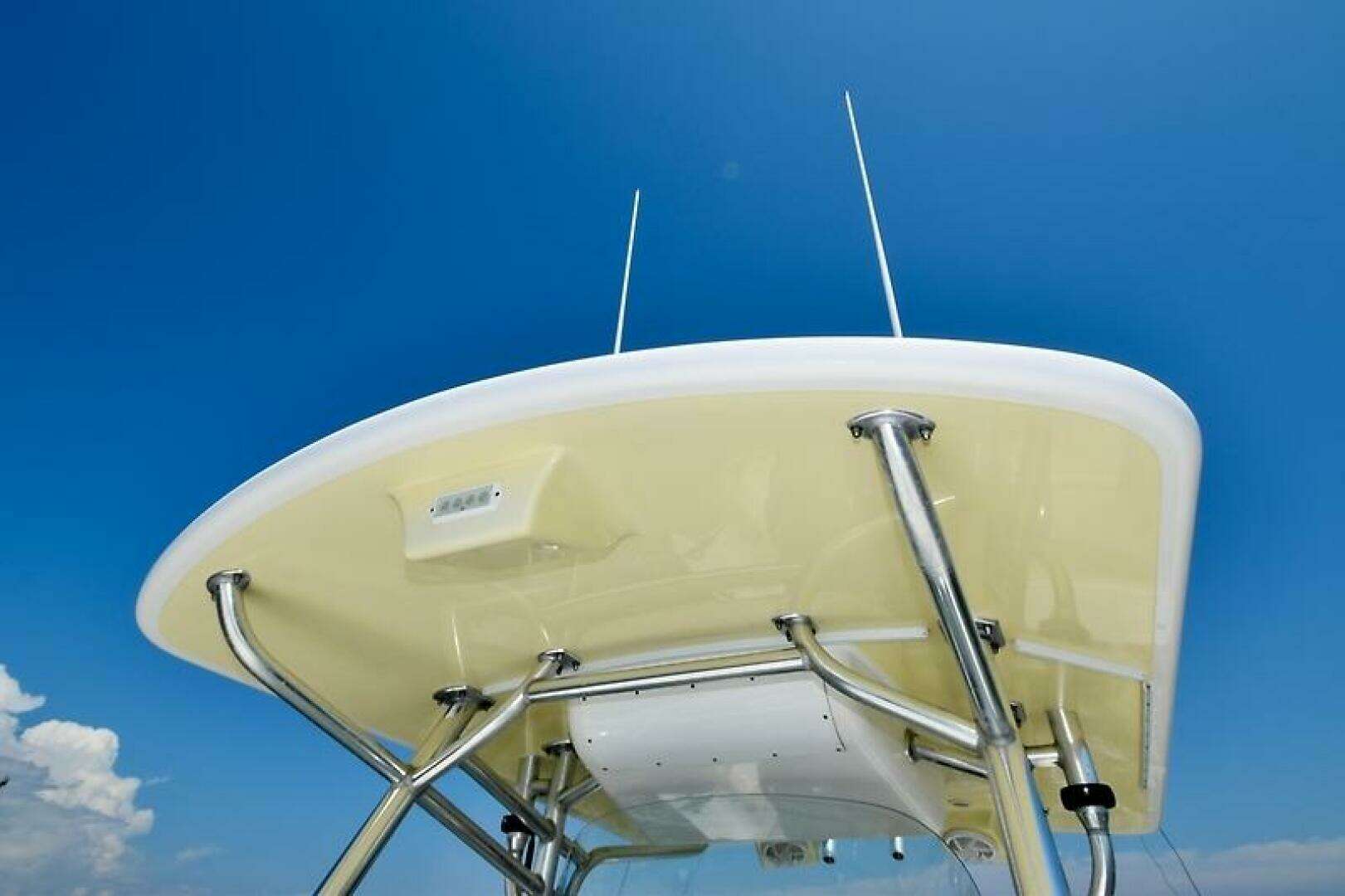 2013 Regulator 28 FS w/SeaKeeper Ride - Image 23