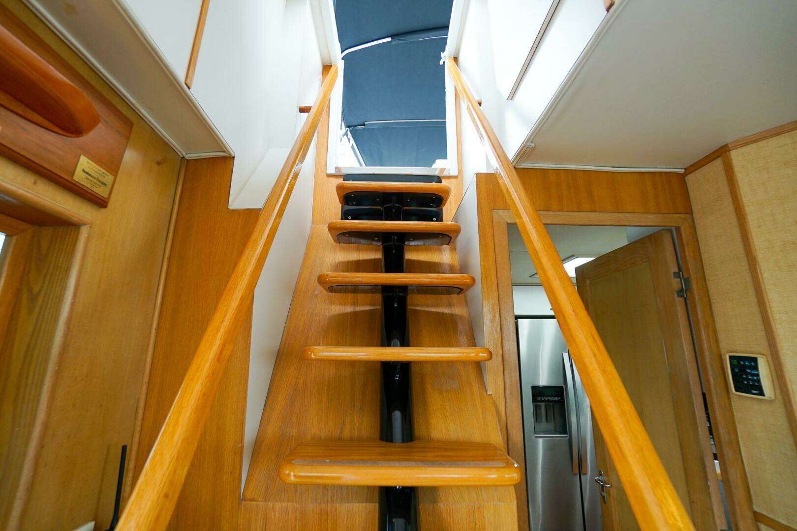 1989 Hatteras 80 Cockpit Motor Yacht - Image 38