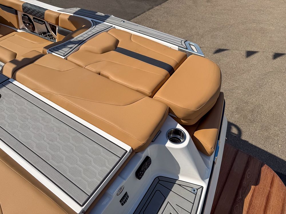2022 MasterCraft XT24 - 7