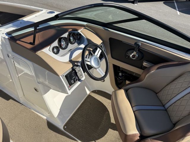 2017 Sea Ray SDX 240 - 10