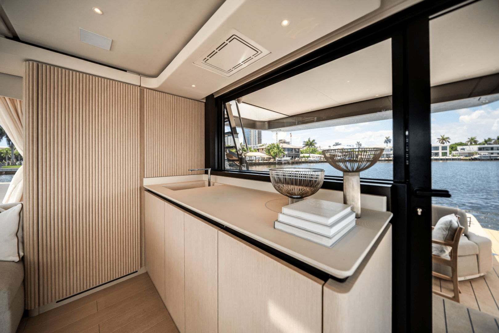 2025 Azimut Seadeck 6 - Image 29