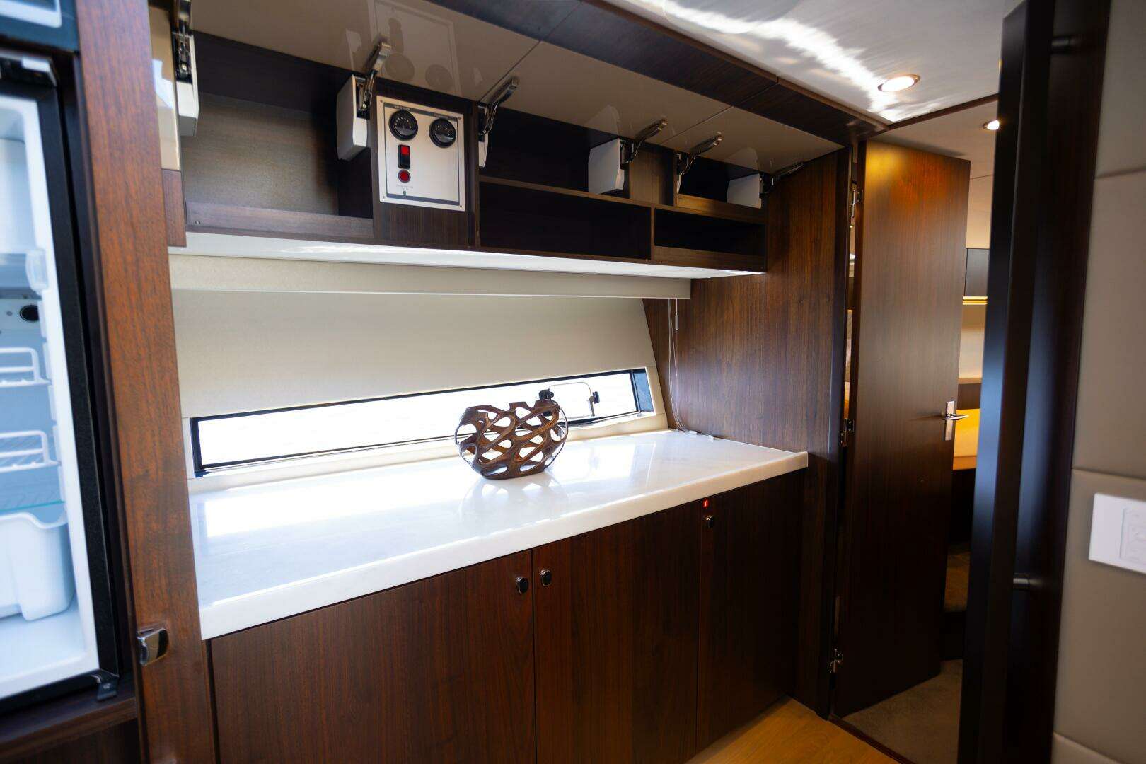 2025 Fairline Squadron 50 - Image 18