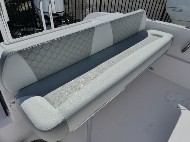 2026 Twin Vee 240 GFX DUAL CONSOLE - 7