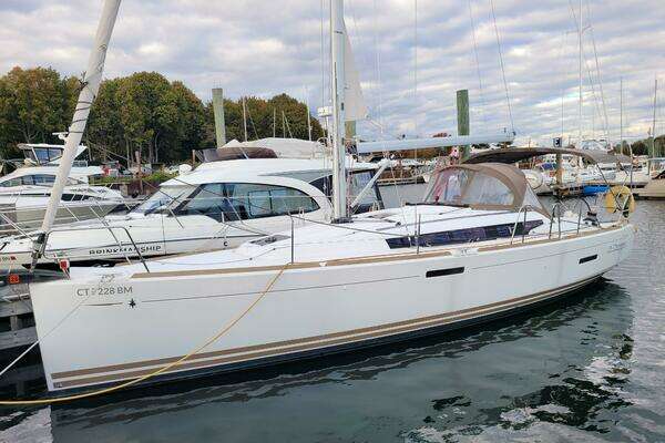 2014 Jeanneau 379