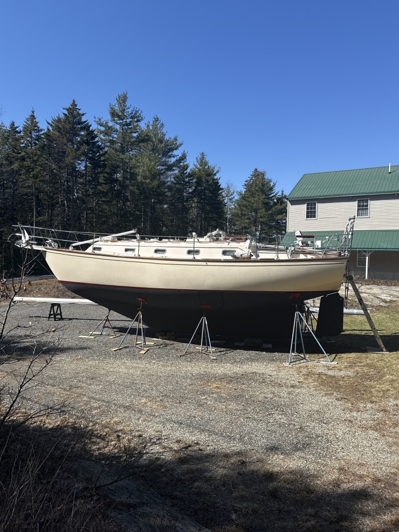 1995 Island Packet 37 - Image 9