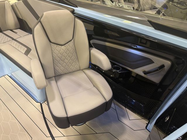 2025 Yamaha Boats 255XD - 21