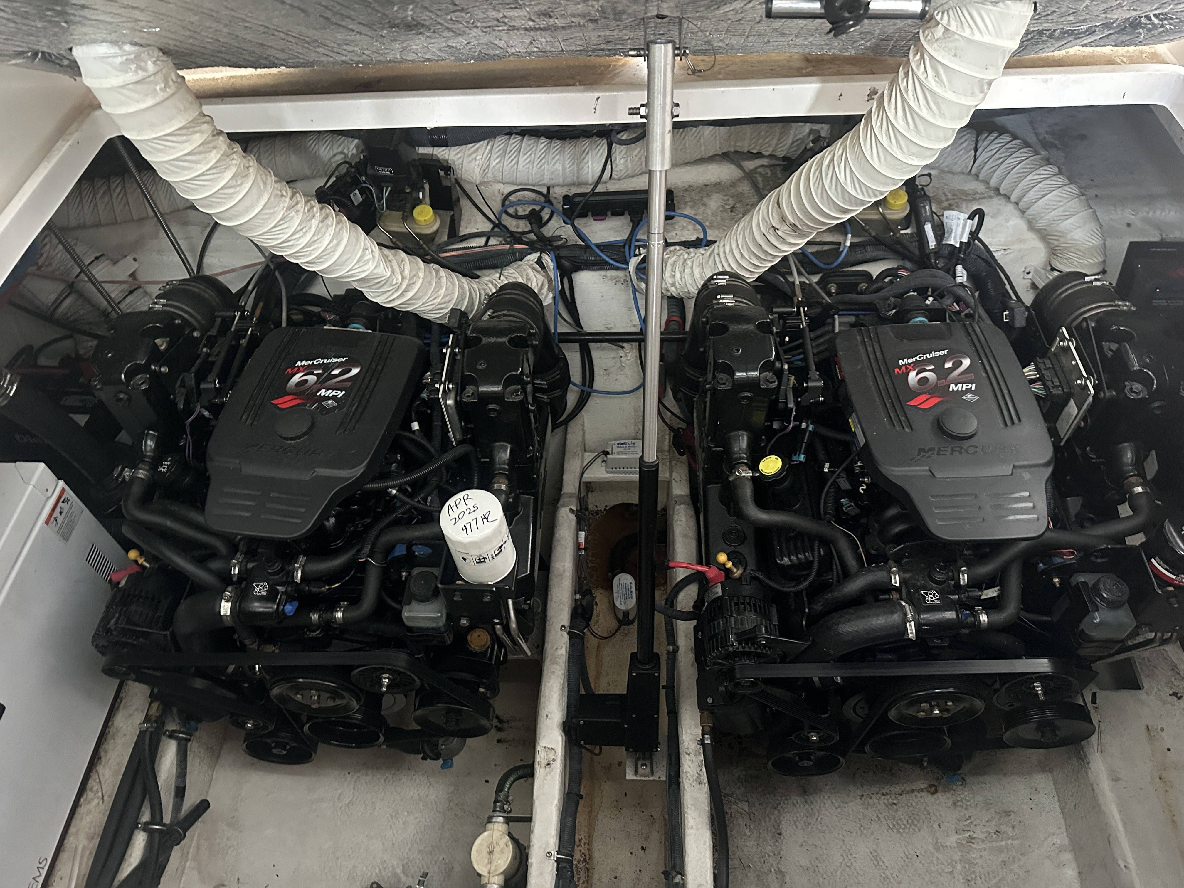 2008 Rinker 330 Express Cruiser - 11