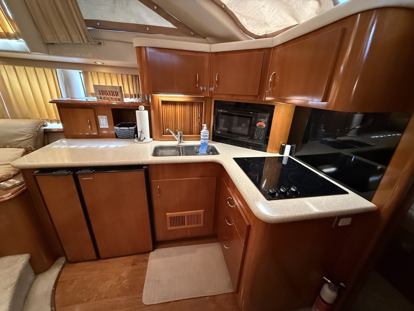2006 Carver 44 CMY - Image 10