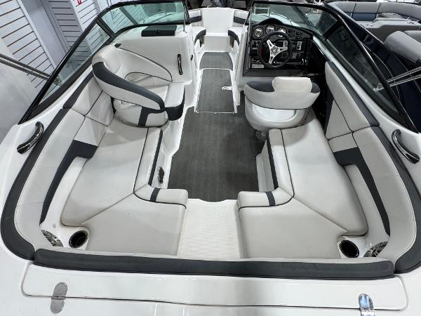 2014 Yamaha Boats 212X interior with spacious seating and modern dashboard.