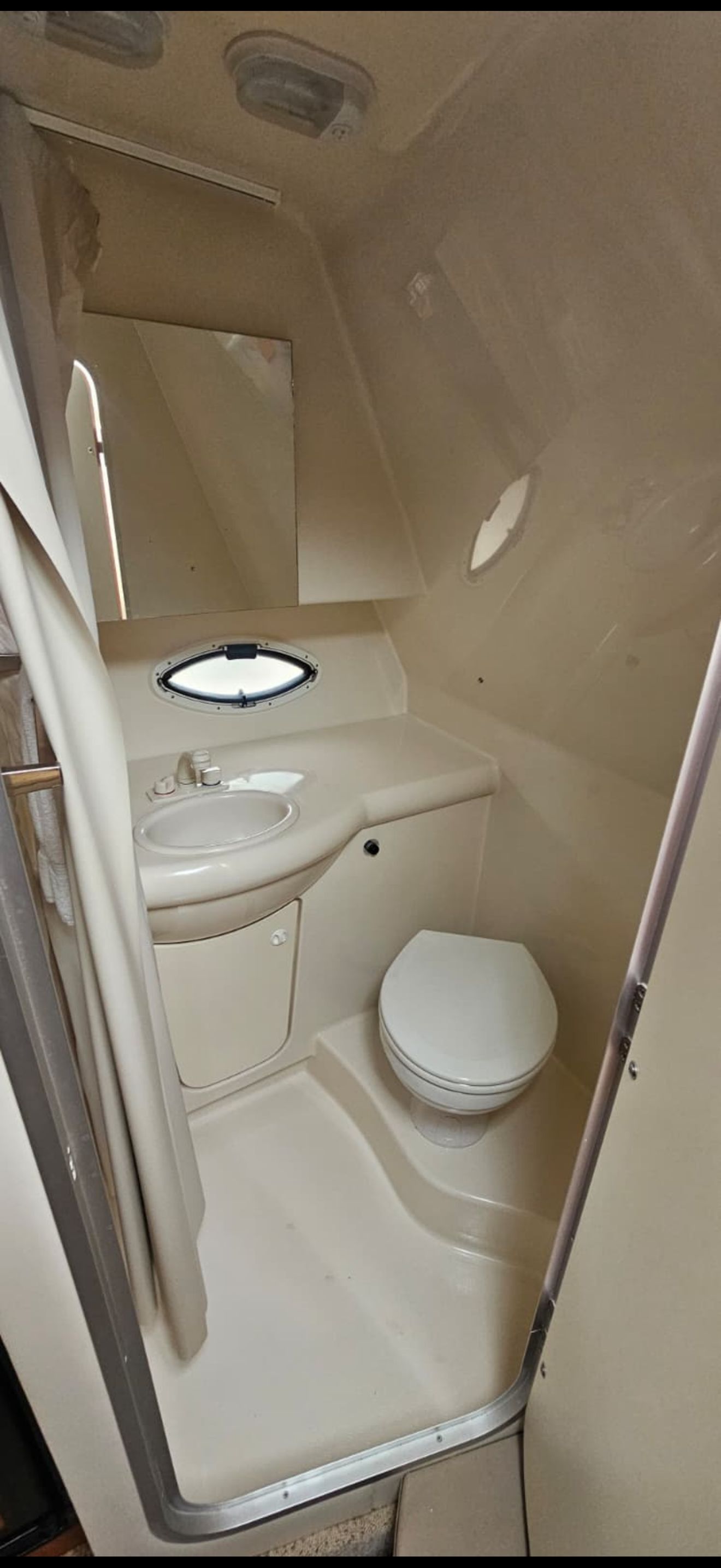 2005 Bayliner 325 - 16