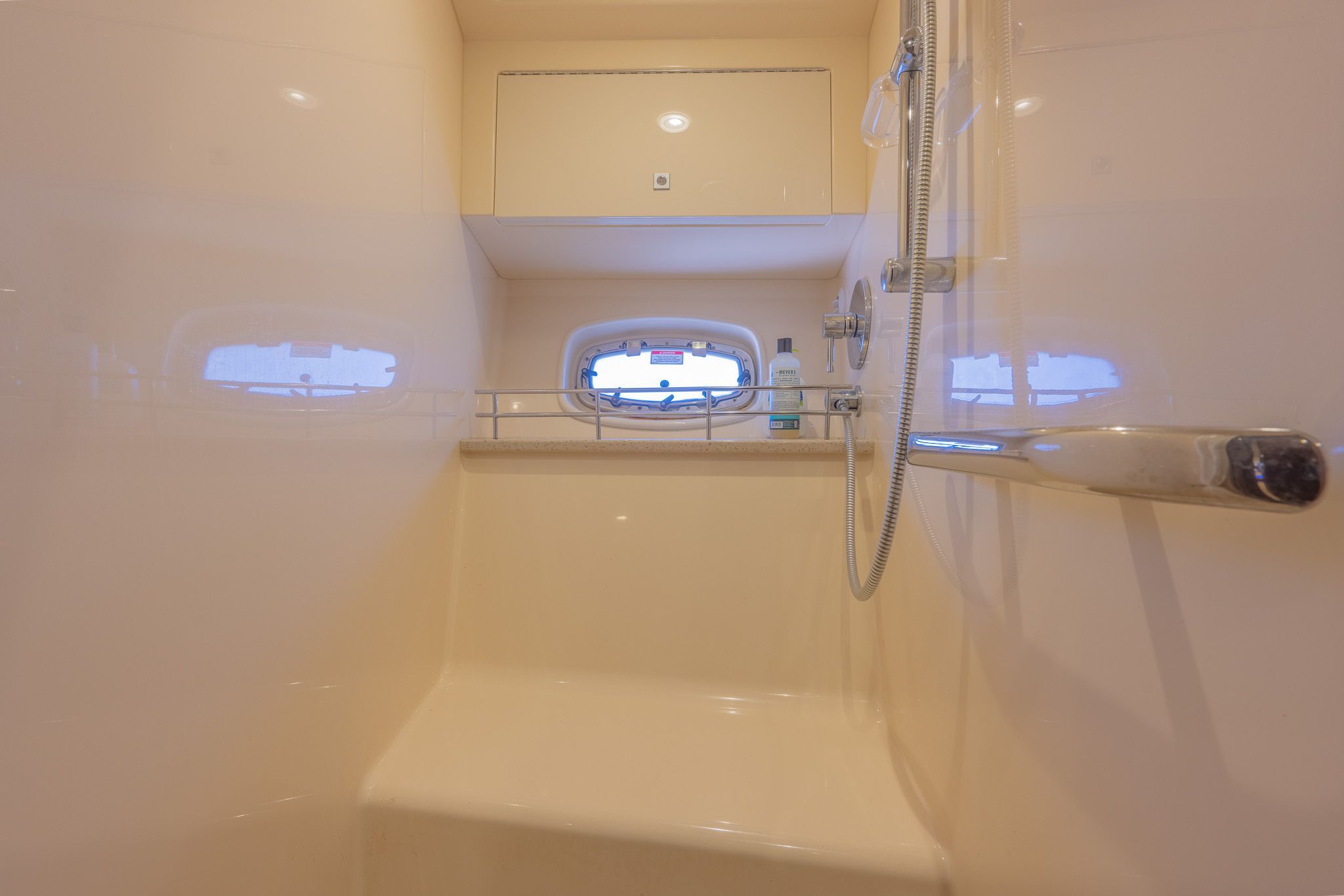 2010 Sea Ray 450 Sundancer - 31