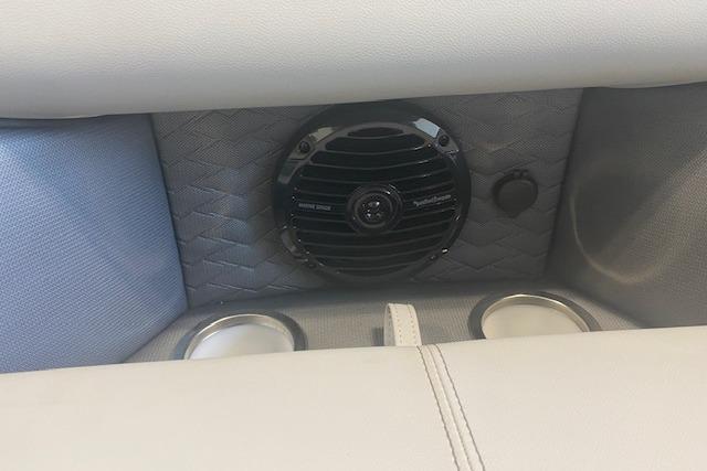 Interior speaker and cup holders in 2026 Bentley Pontoons Elite 223 Swingback.
