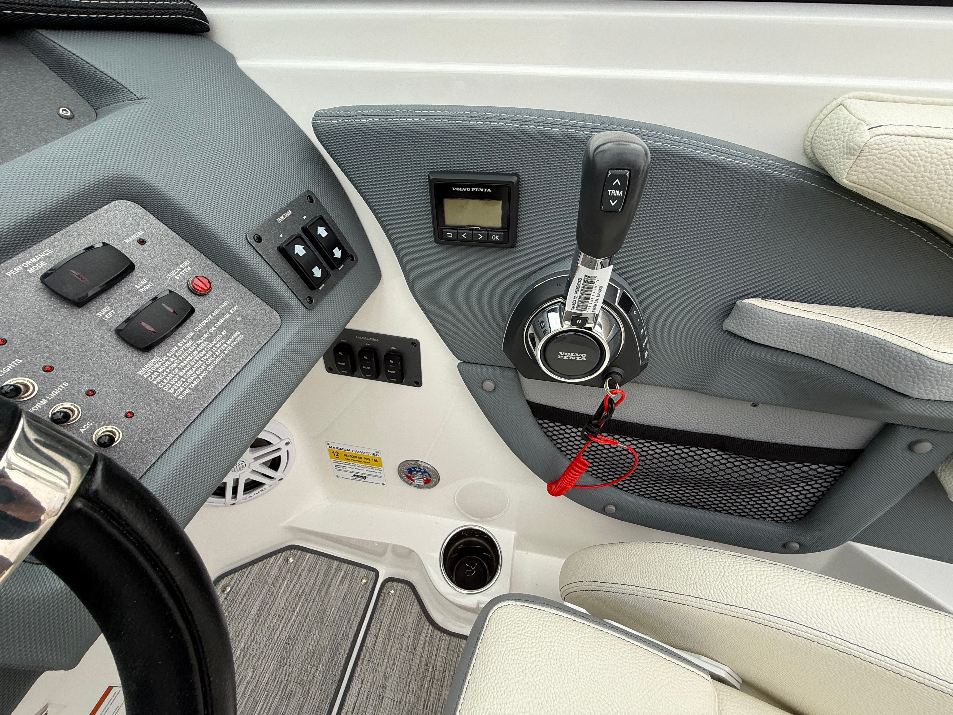 2022 Cobalt CS23 Surf - 16