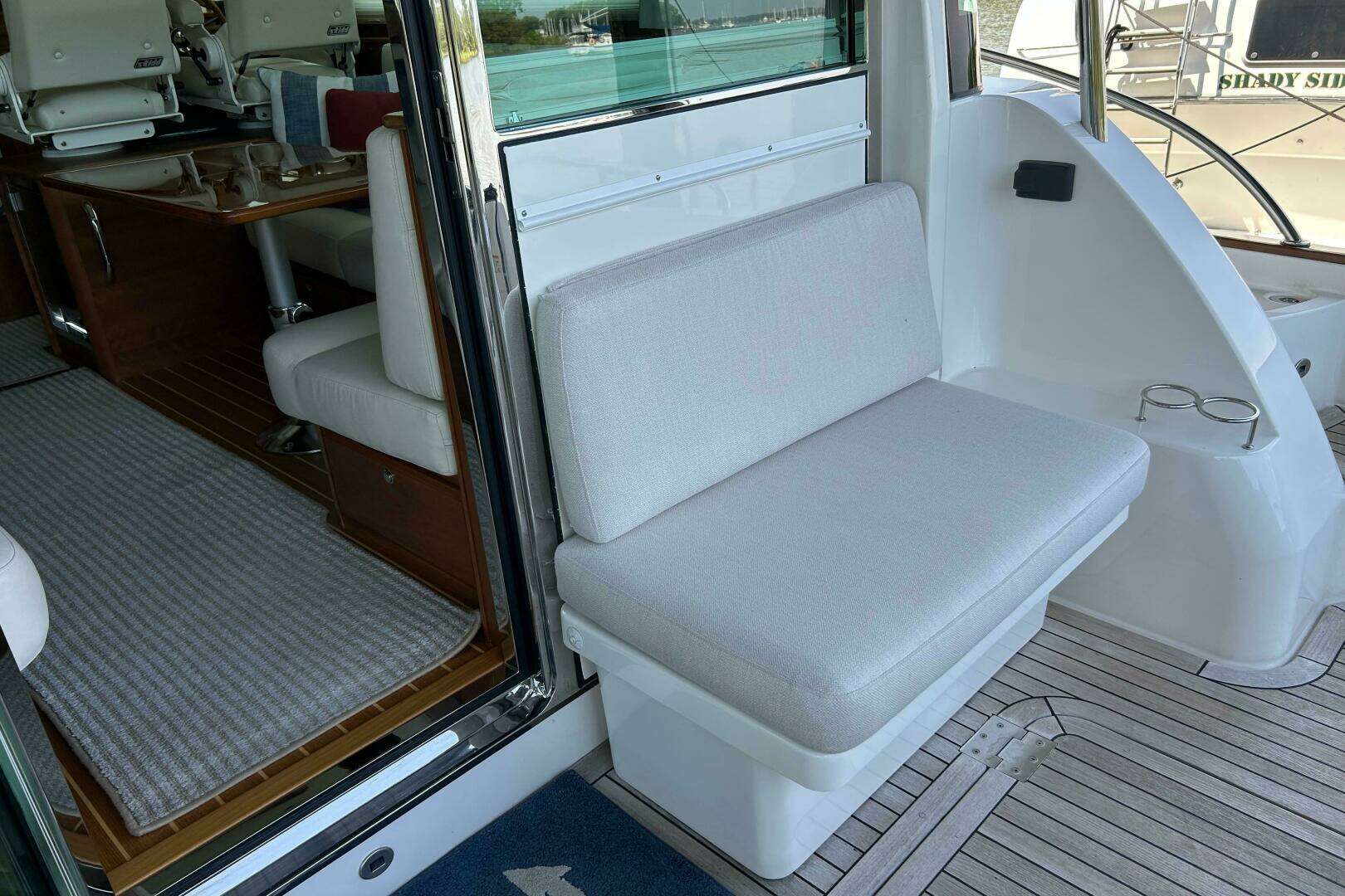2022 Sabre 45 Salon Express - Image 12