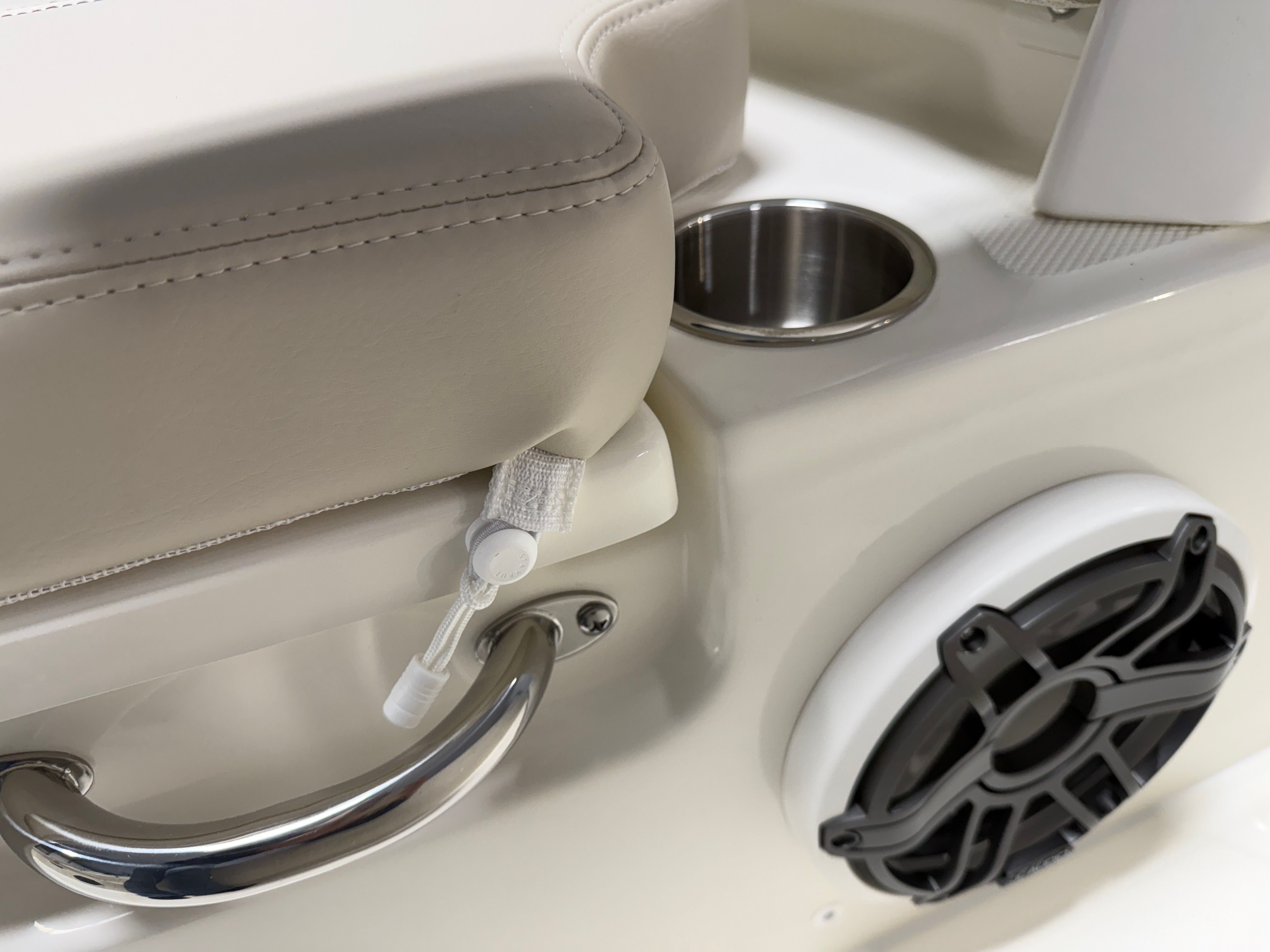 2026 Boston Whaler 250 Dauntless - 86