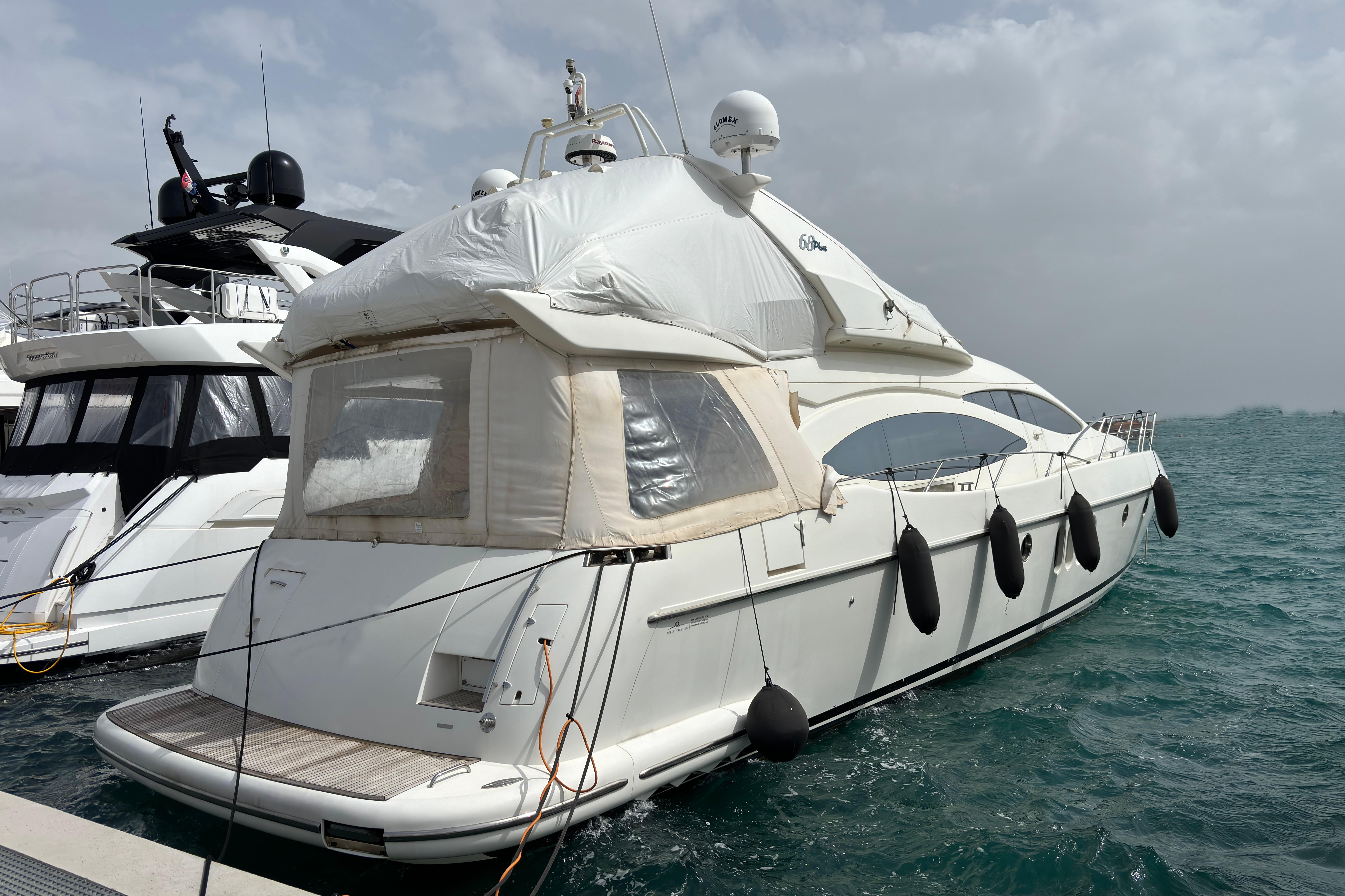 2002 Azimut 68 Plus