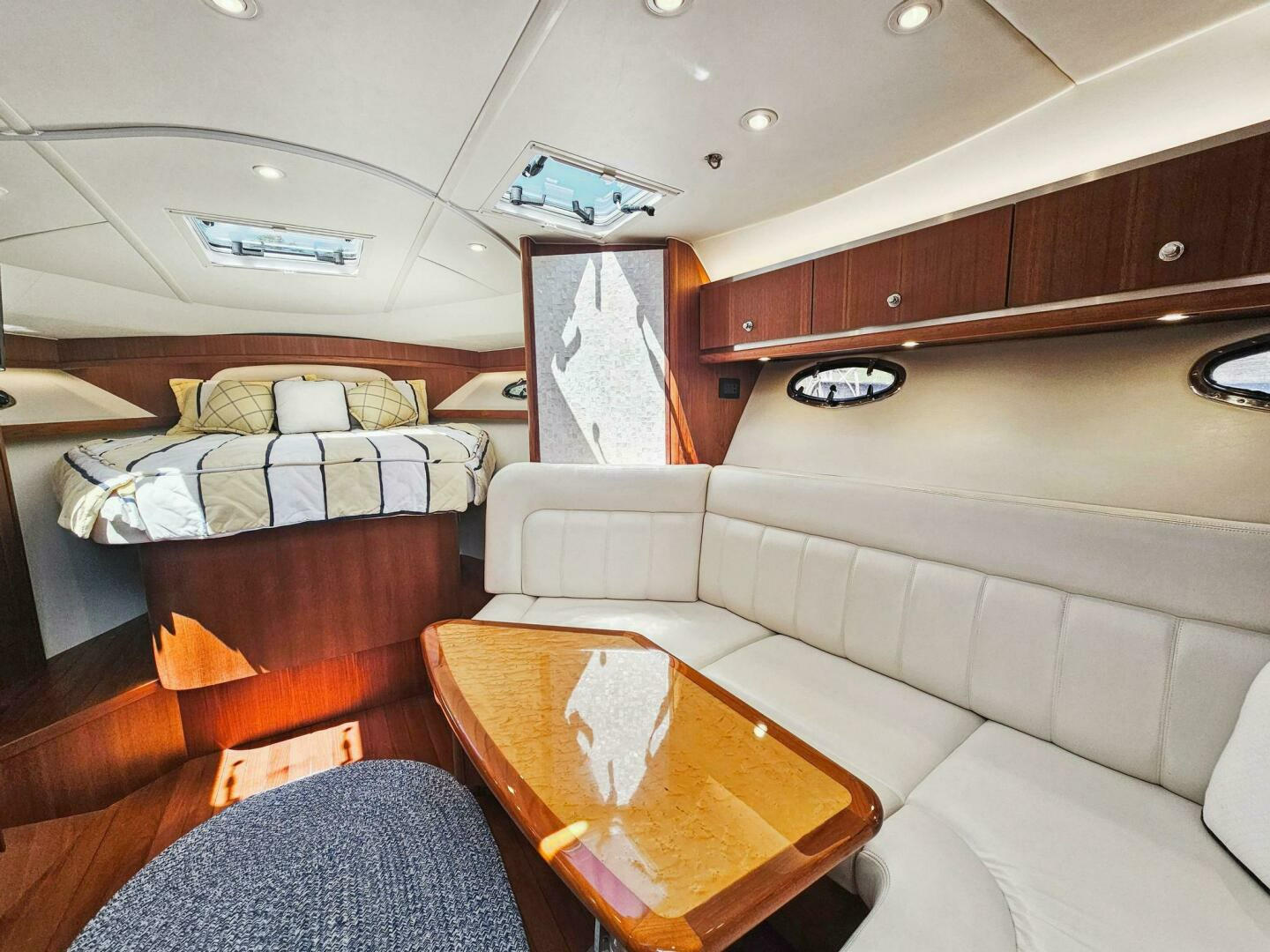 2006 Tiara Yachts 3200 Open - Image 16