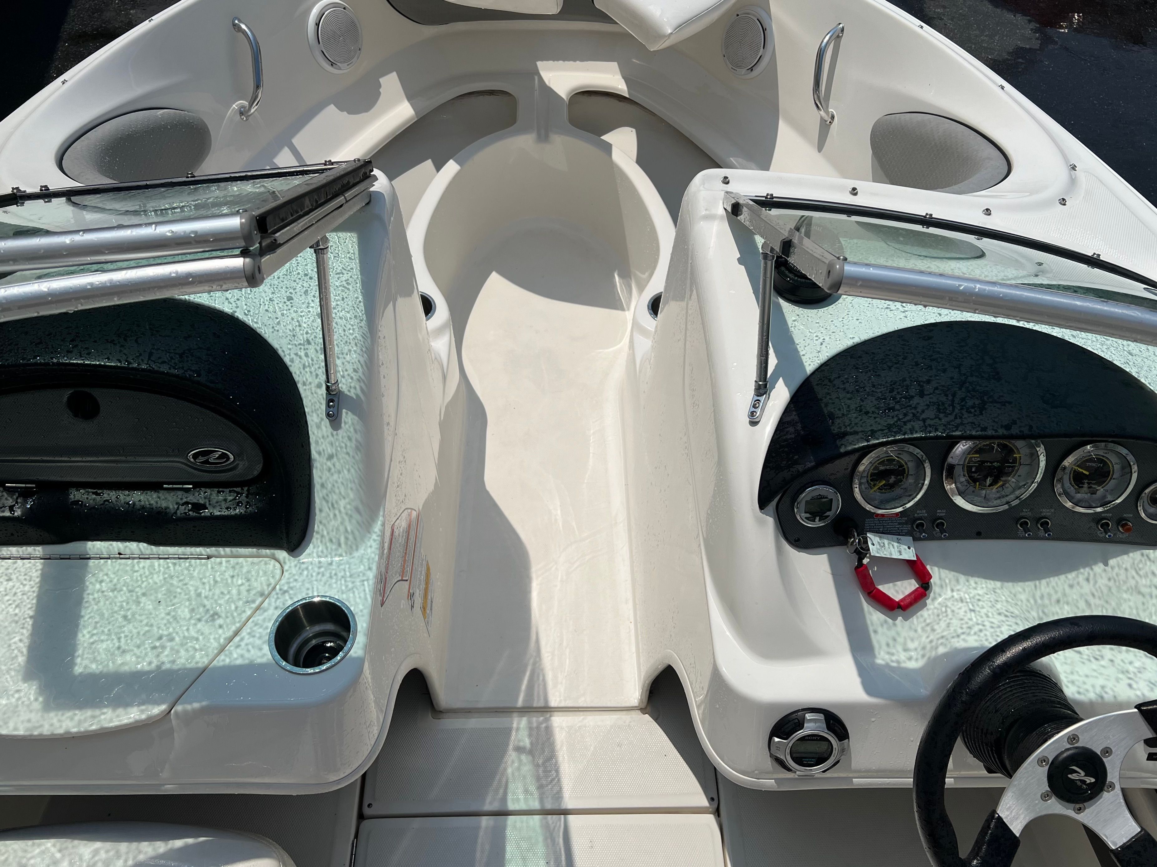 2011 Sea Ray 205 Sport - 11