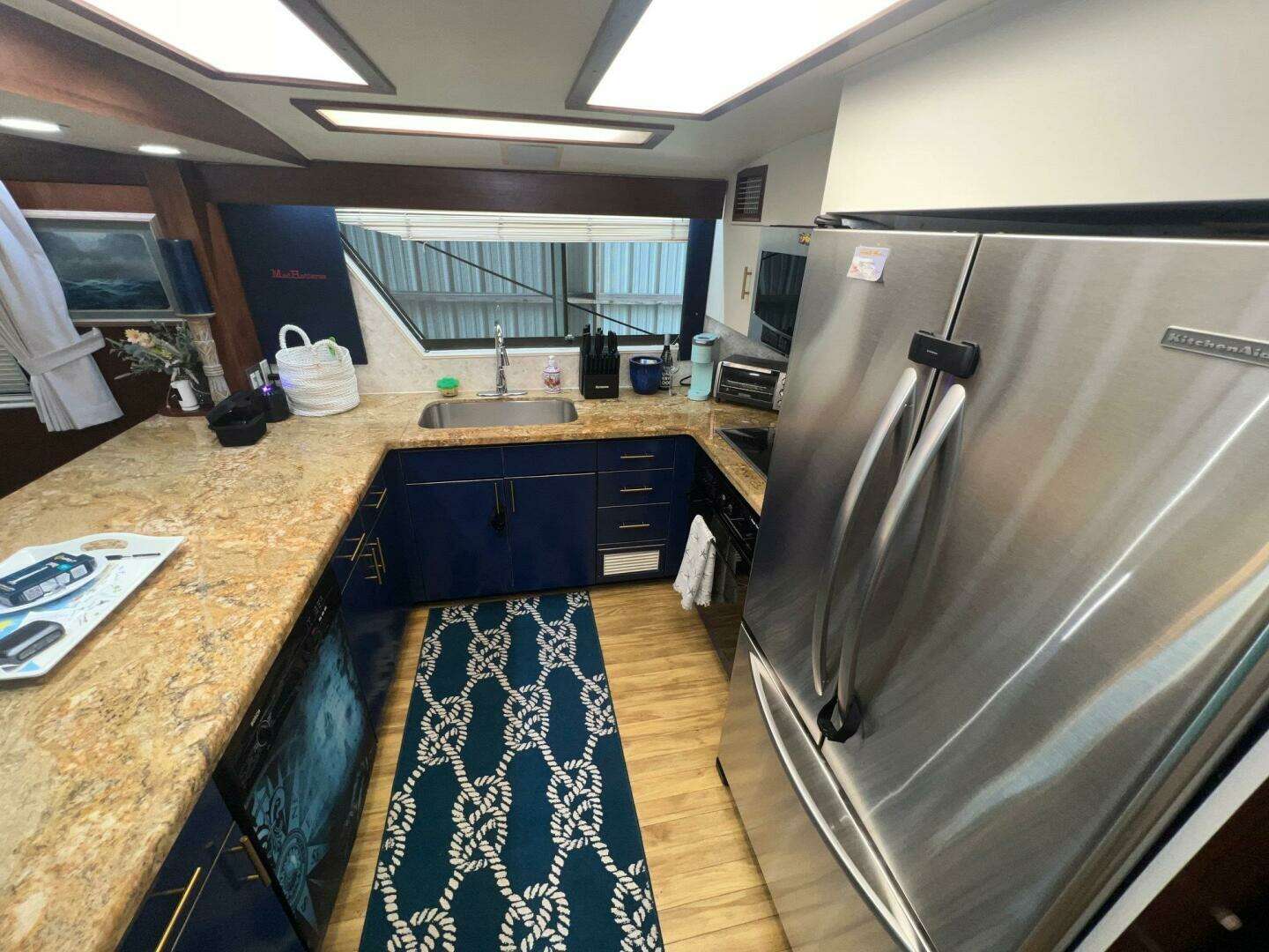 1988 Hatteras Motor Yacht - Image 33
