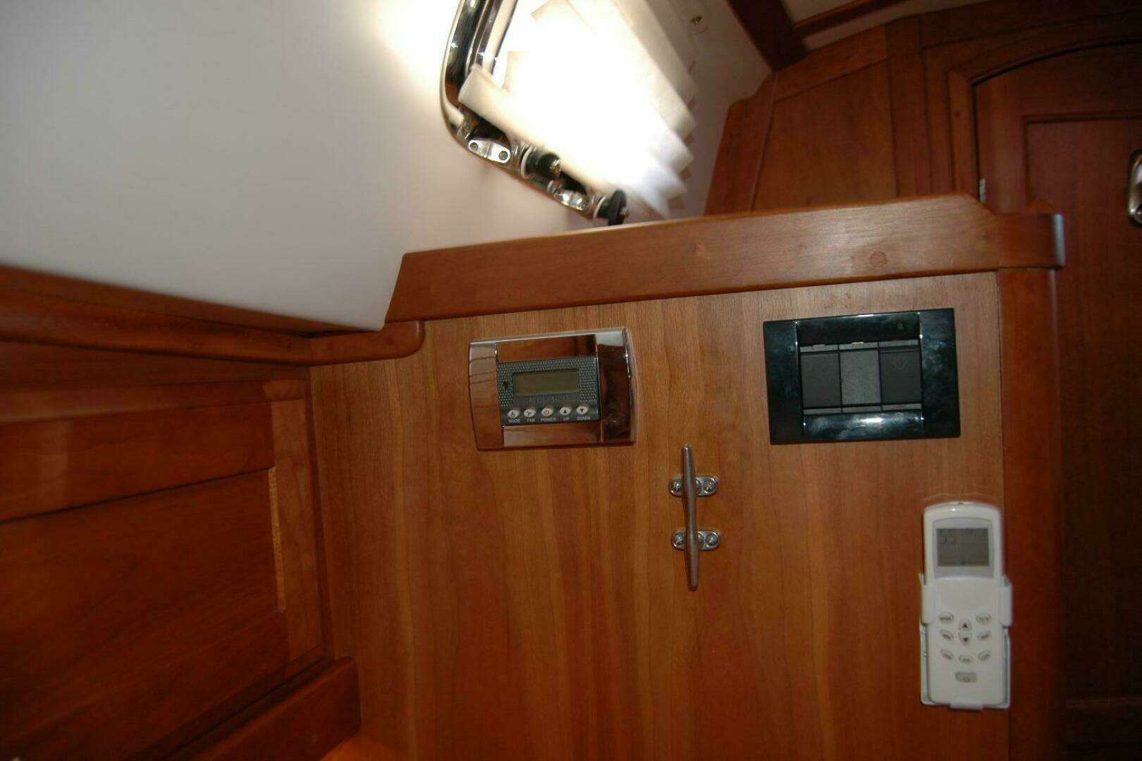 2019 Sabre 38 Salon Express - Image 105