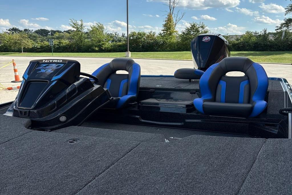 2026 Nitro Z20 XL Pro boat with blue seats and sleek design.