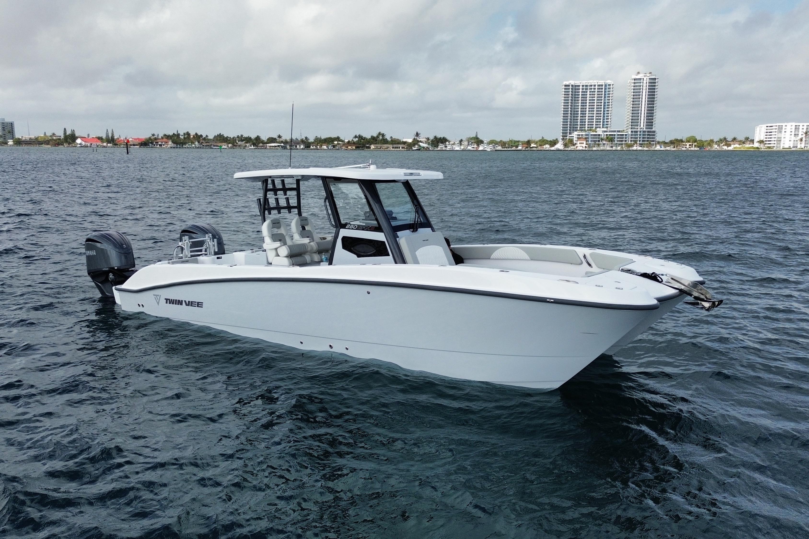 2026 Twin Vee 280 GFX2 CC