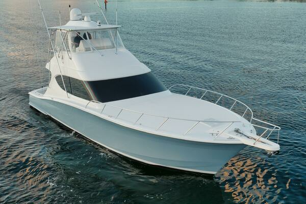 2018 Hatteras GT54