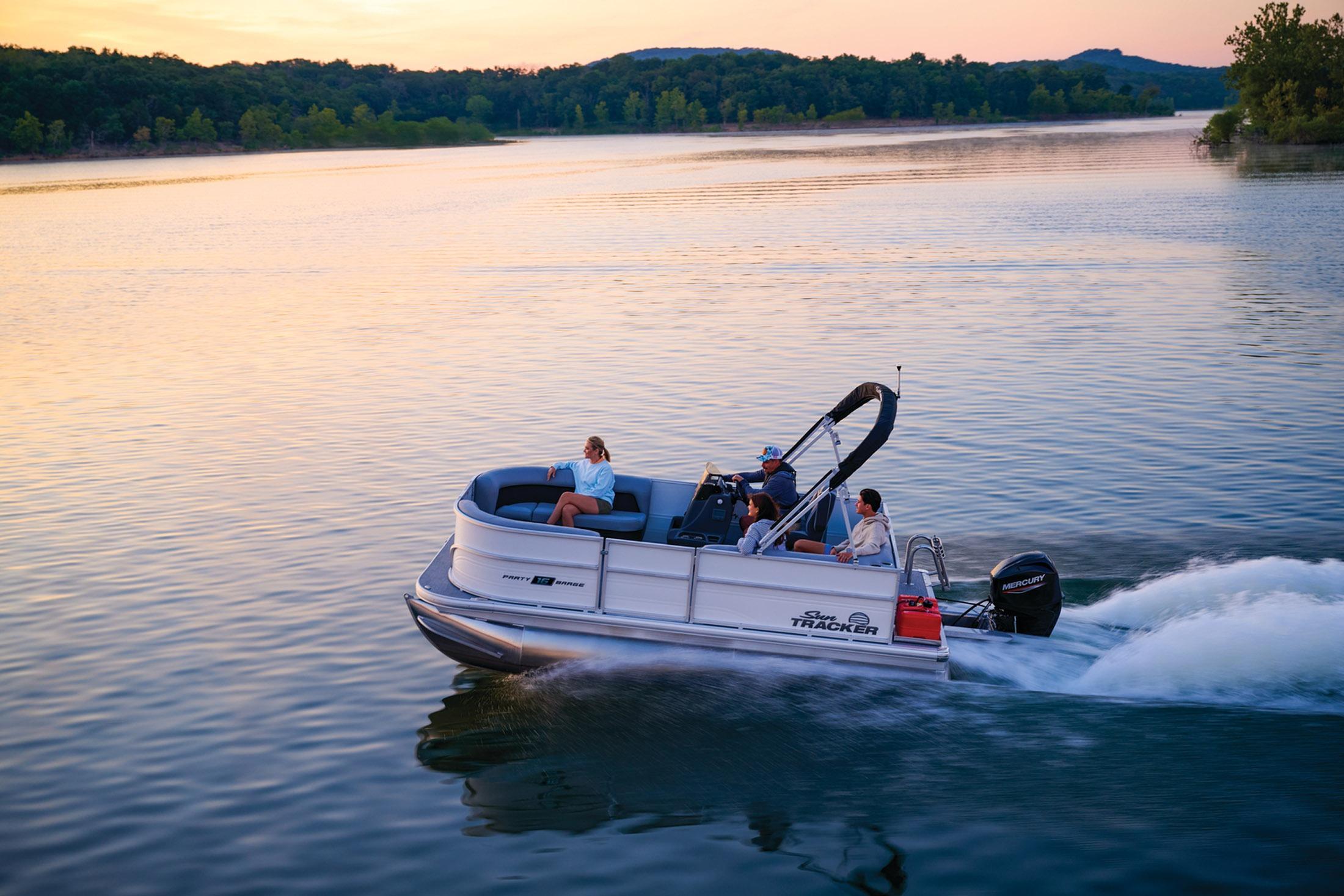 2026 Sun Tracker Party Barge 16 DLX - 3