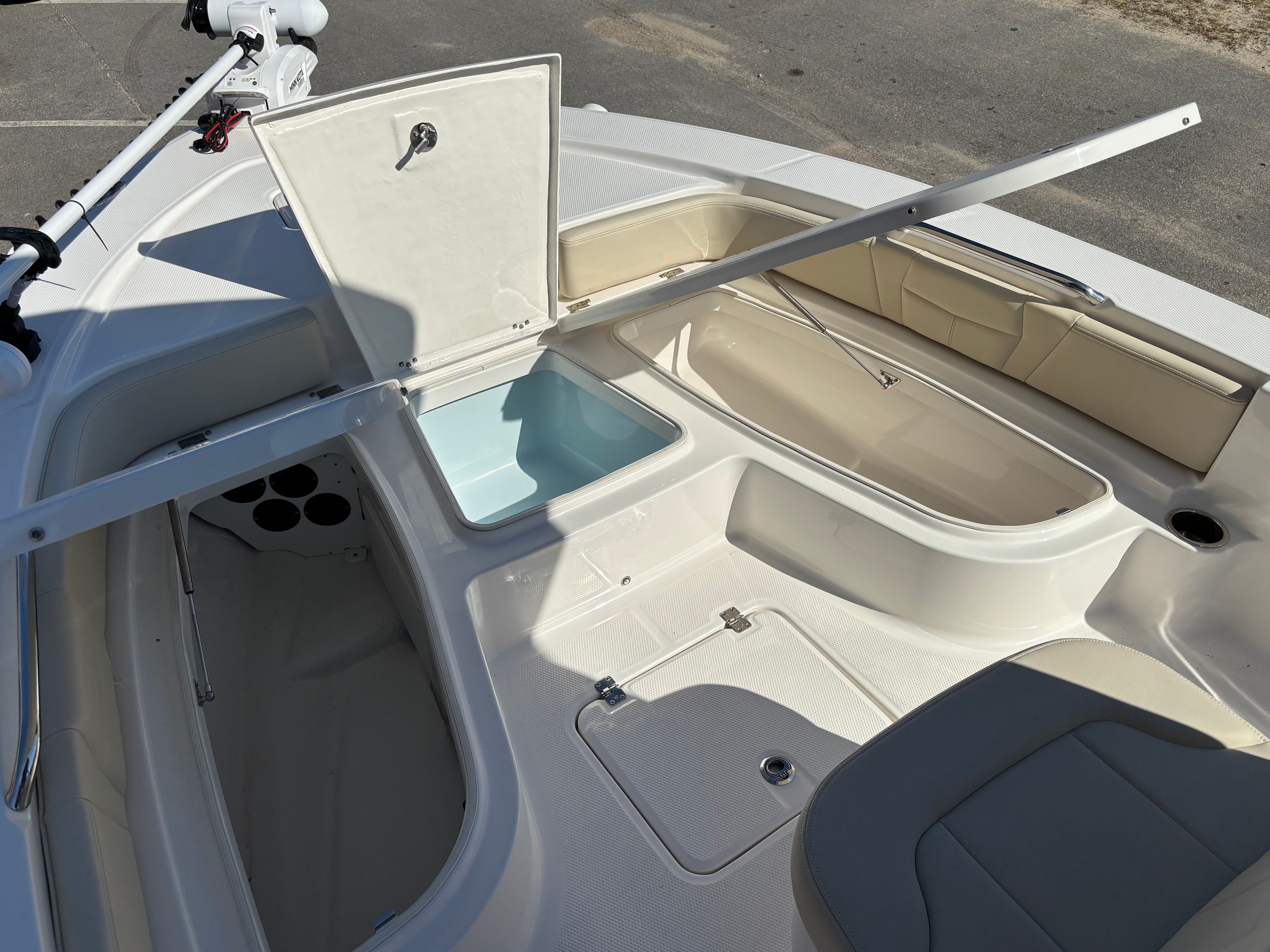 2026 ROBALO 226 CAYMAN - Image 11