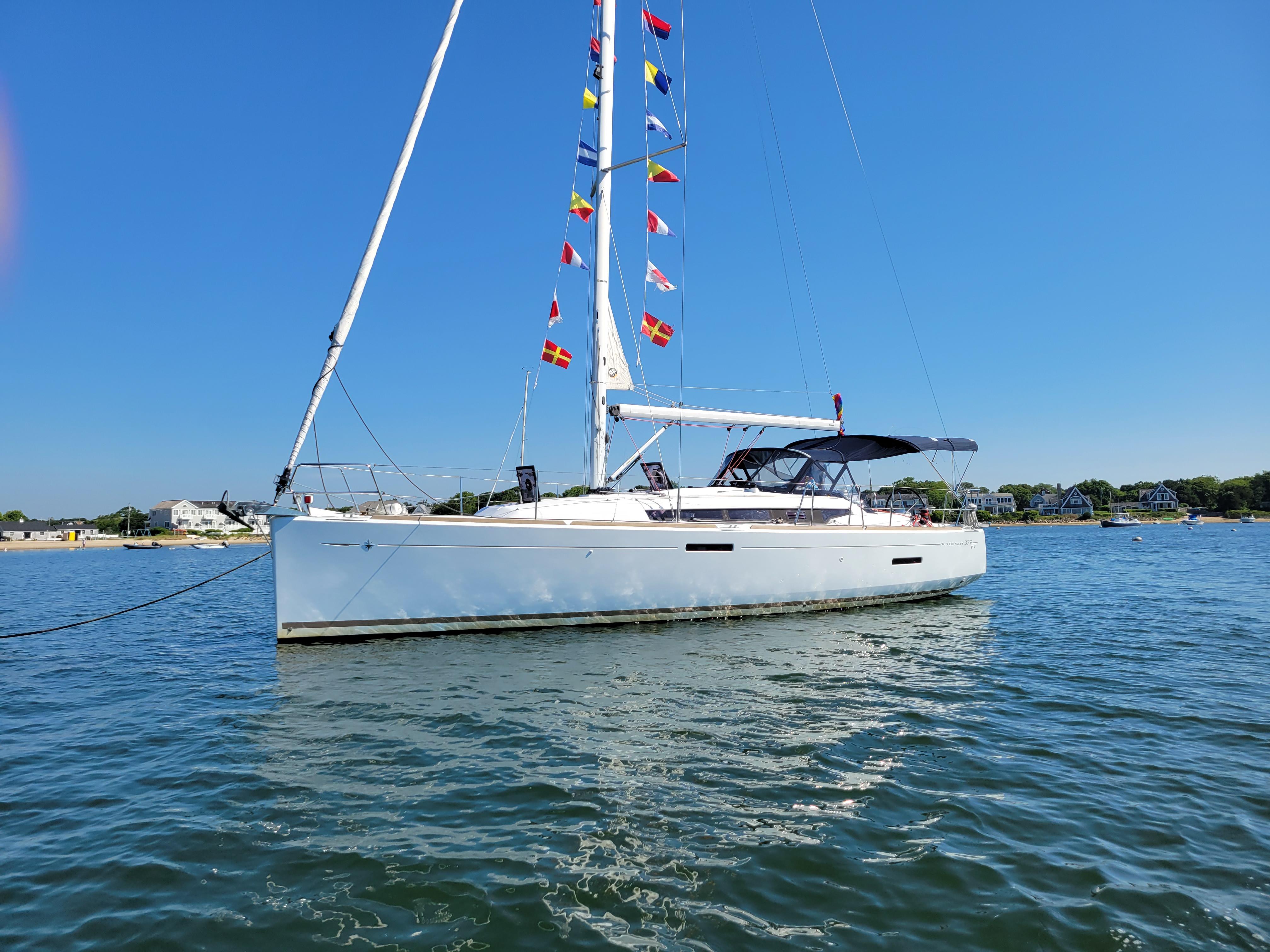 2016 Jeanneau Sun Odyssey 379