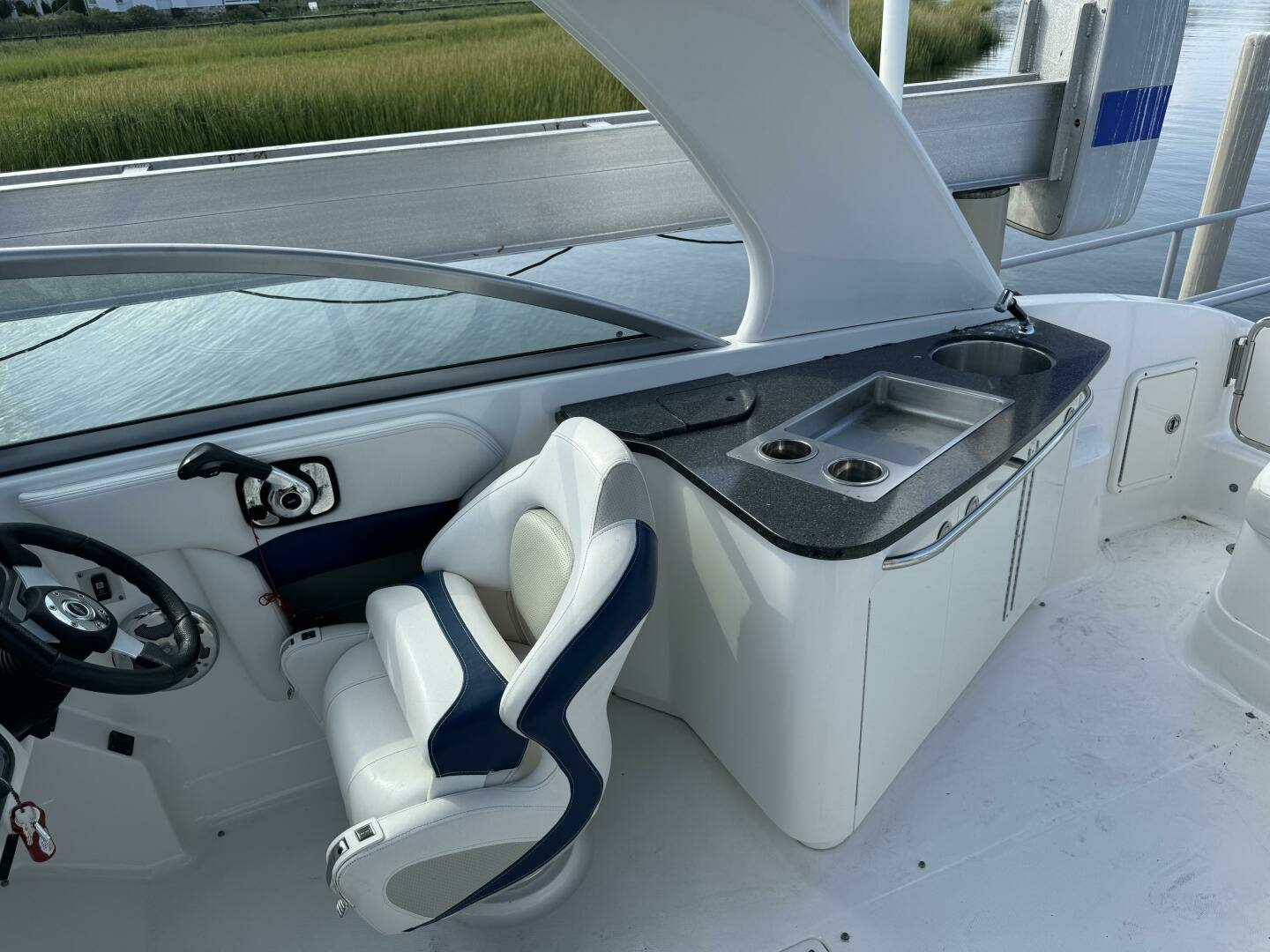 2012 Chaparral 264 Sunesta - Image 11