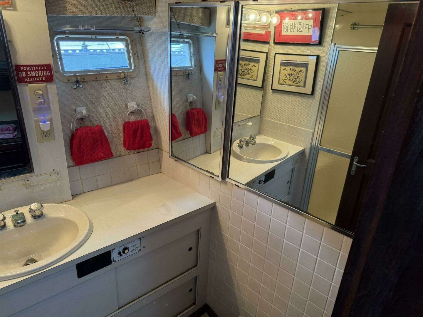 1979 Hatteras 37 Convertible - Image 16
