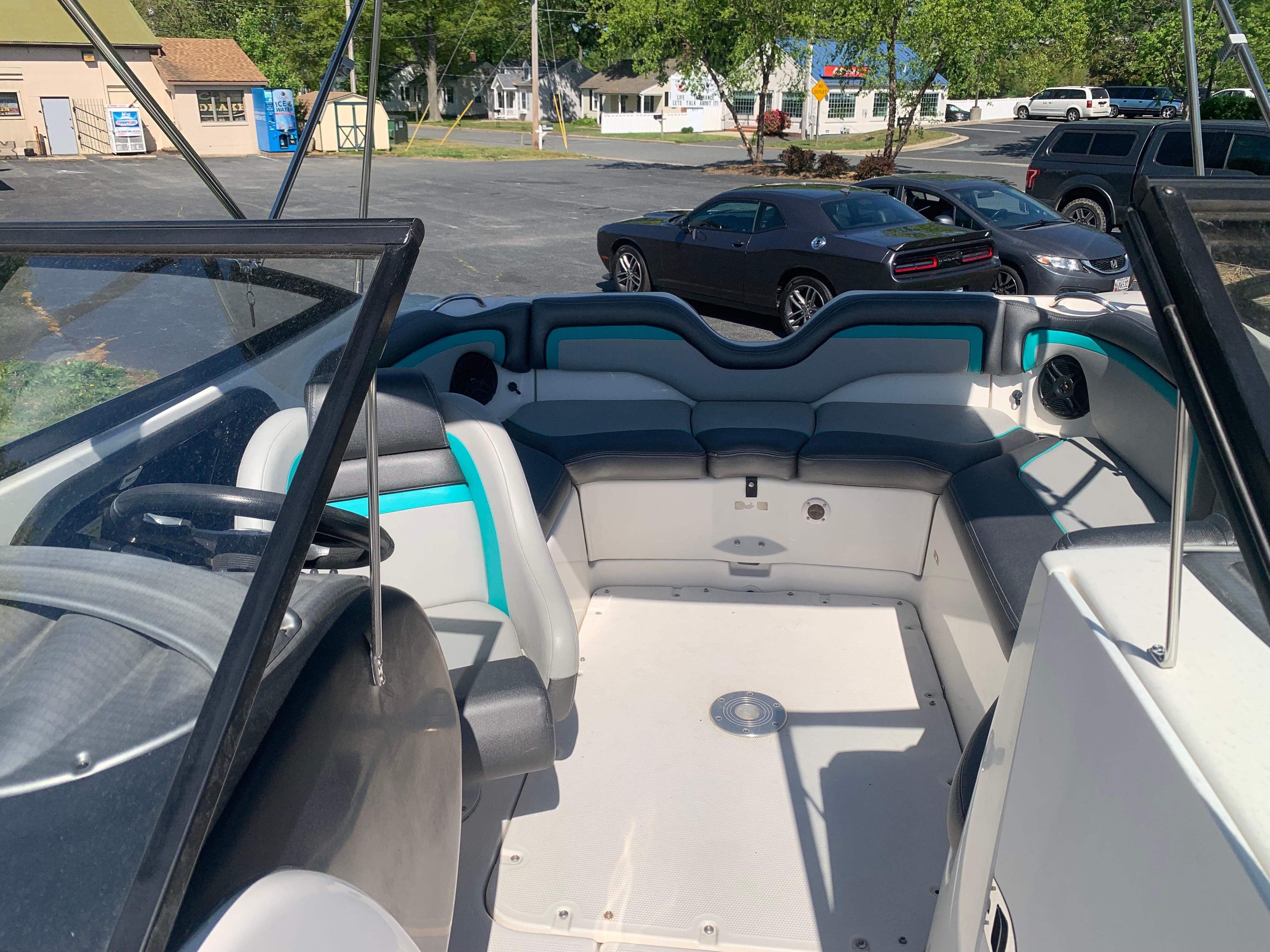 2010 Yamaha Boats 212SS - 17