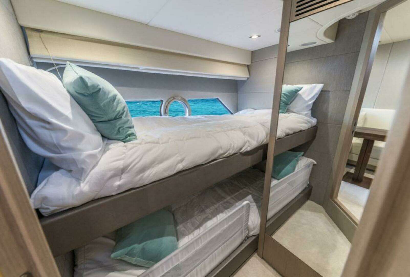 2017 Sunseeker Predator - Image 23
