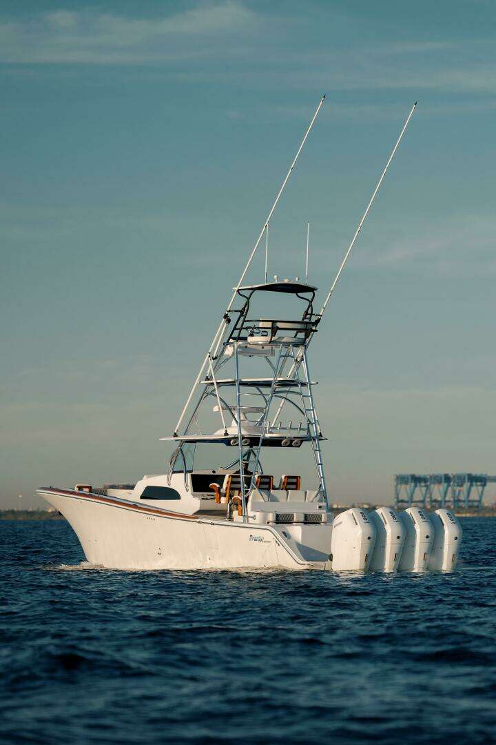 2026 Front Runner 47 Center Console - Image 2