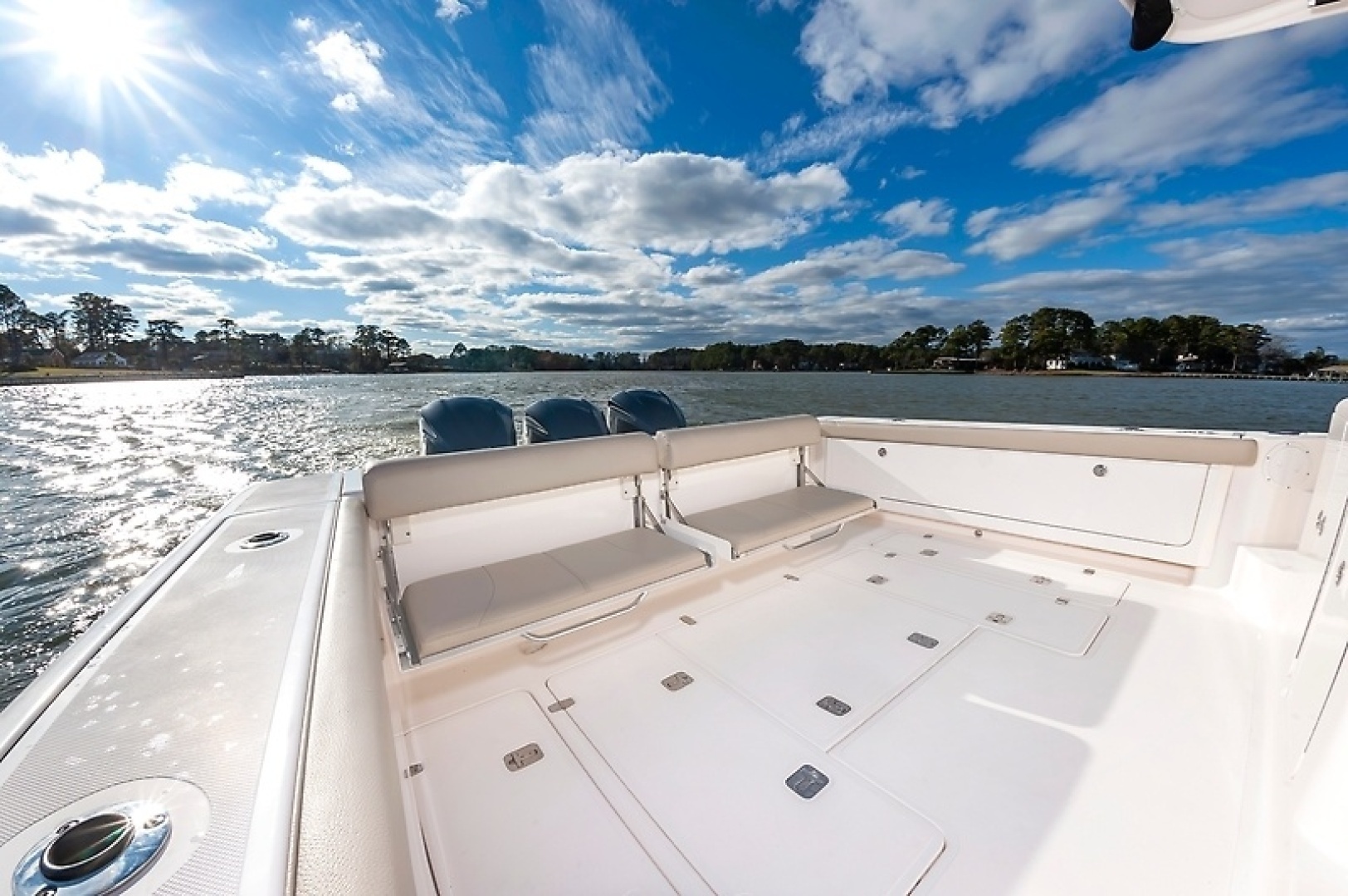 2015 Pursuit 385 OS - Image 6