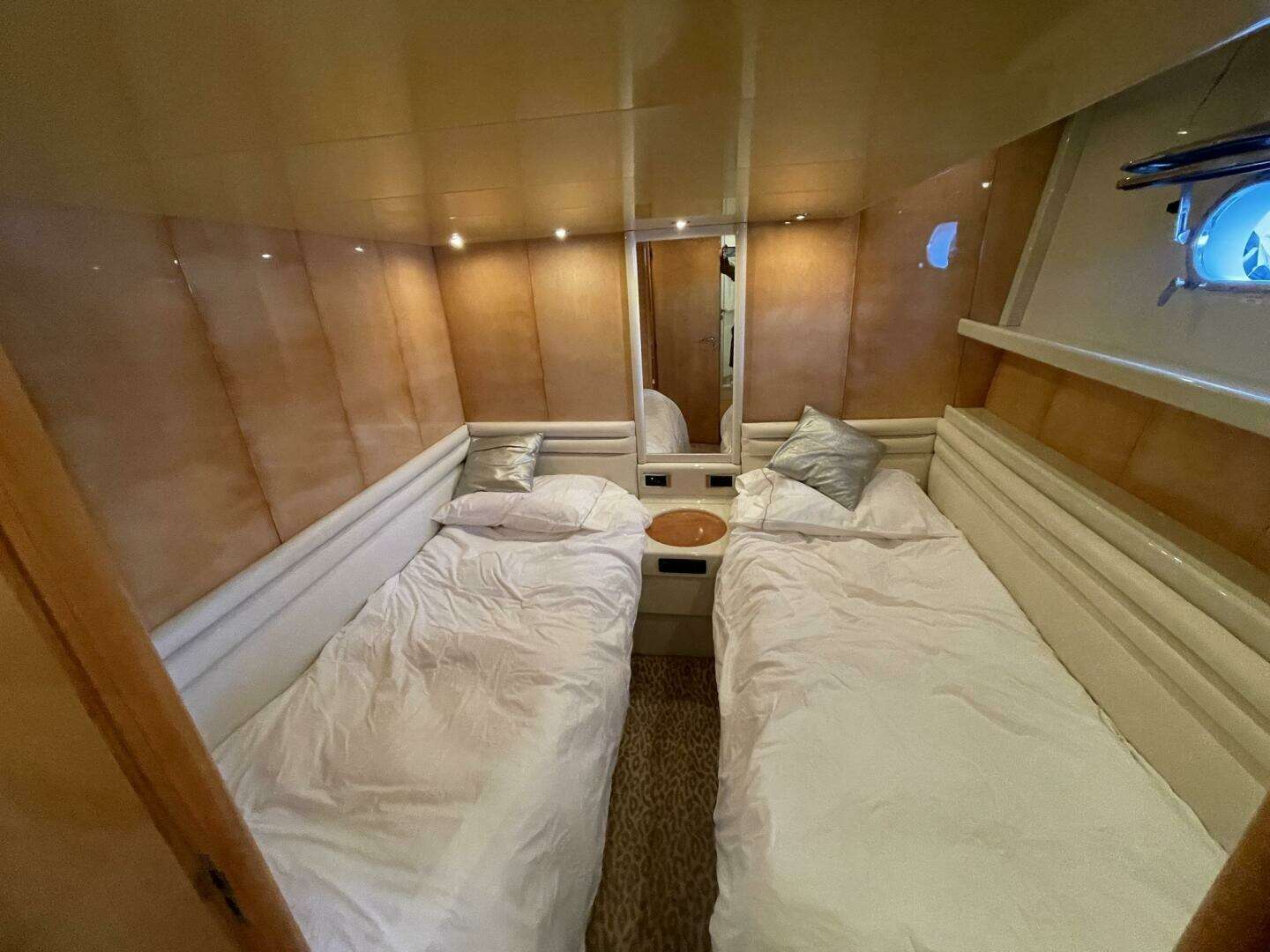 1996 Versilcraft 75 Motoryacht - Image 18