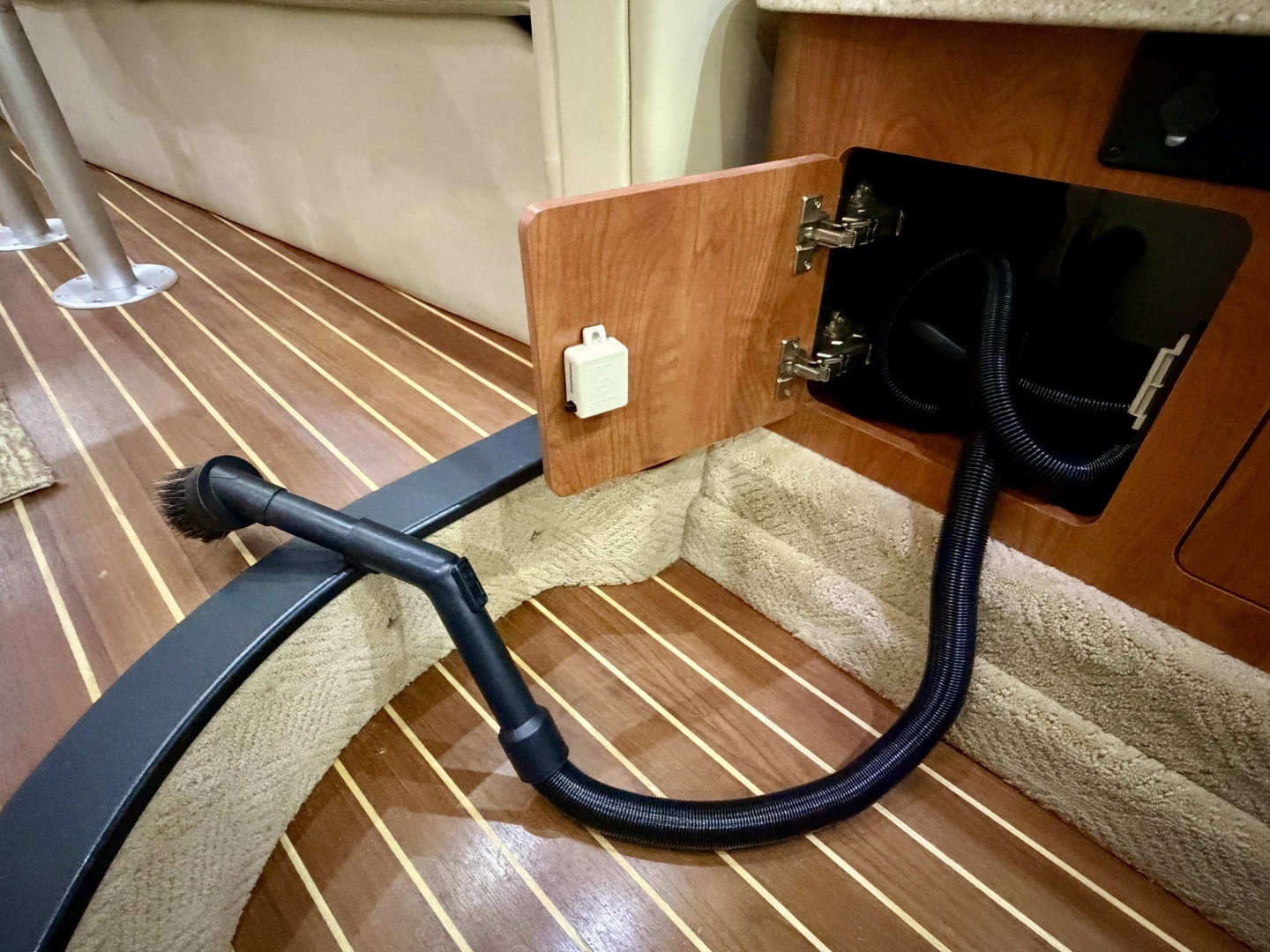 2007 Rinker 350 Express Cruiser - Image 72