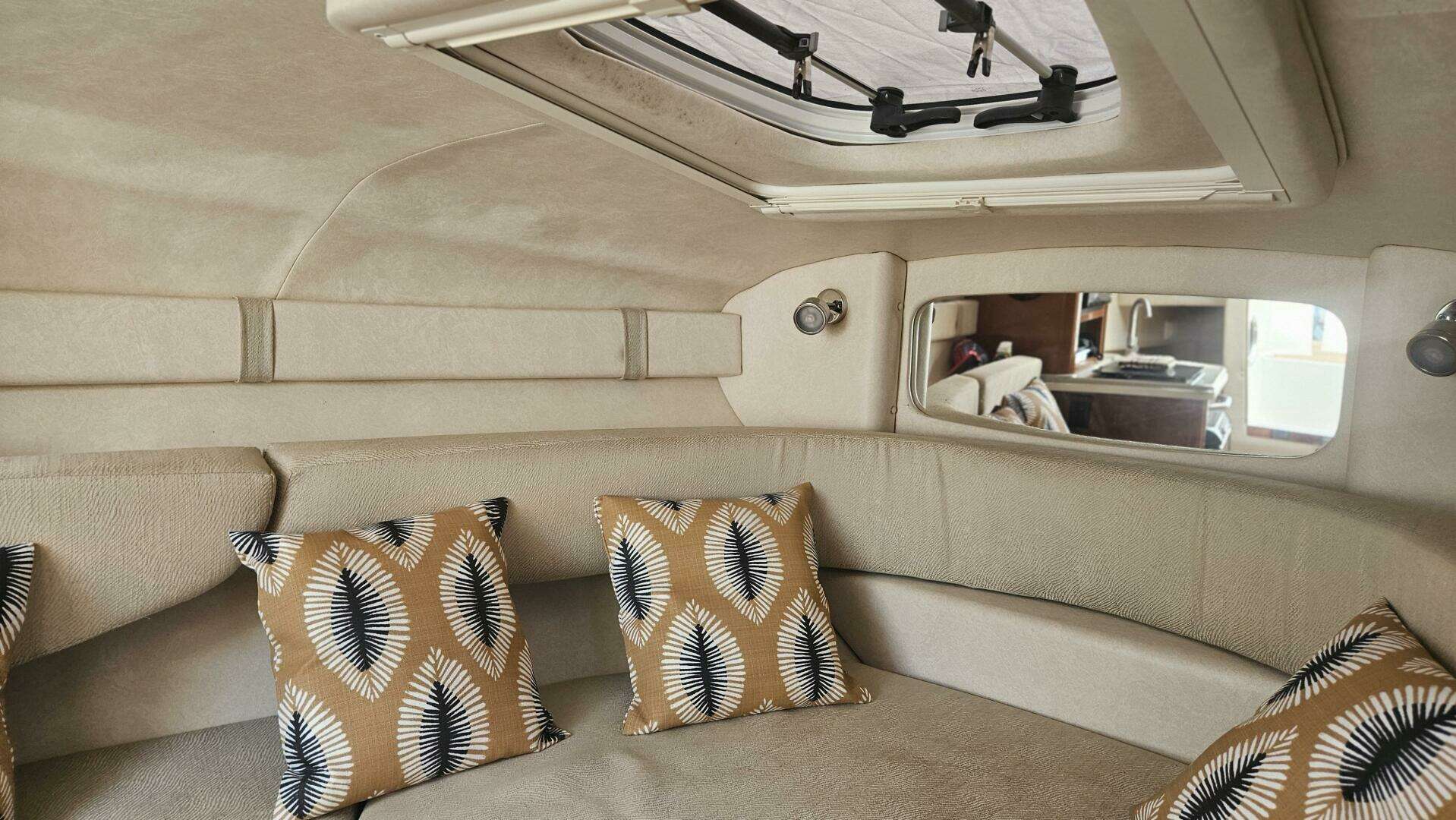 2008 Sea Ray 240 Sundancer - Image 26